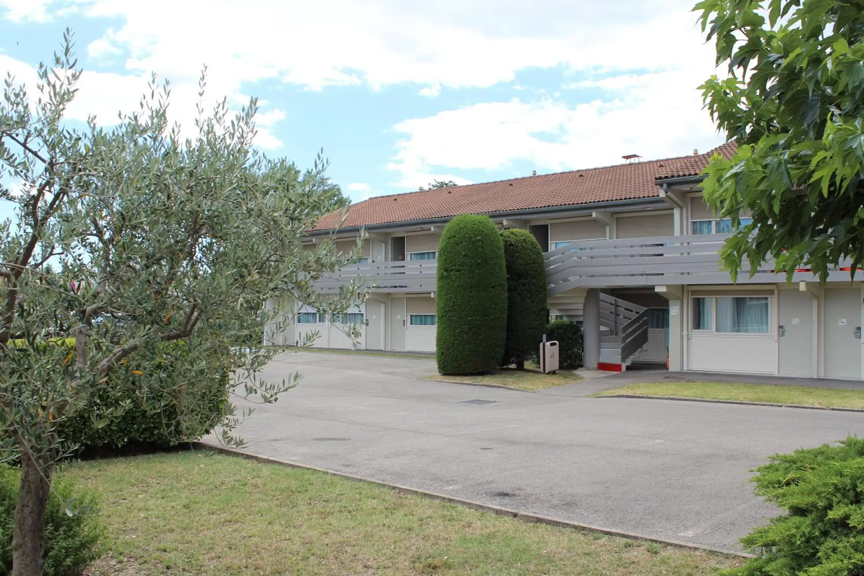 Property Building in Campanile Avignon Sud - Montfavet la Cristole