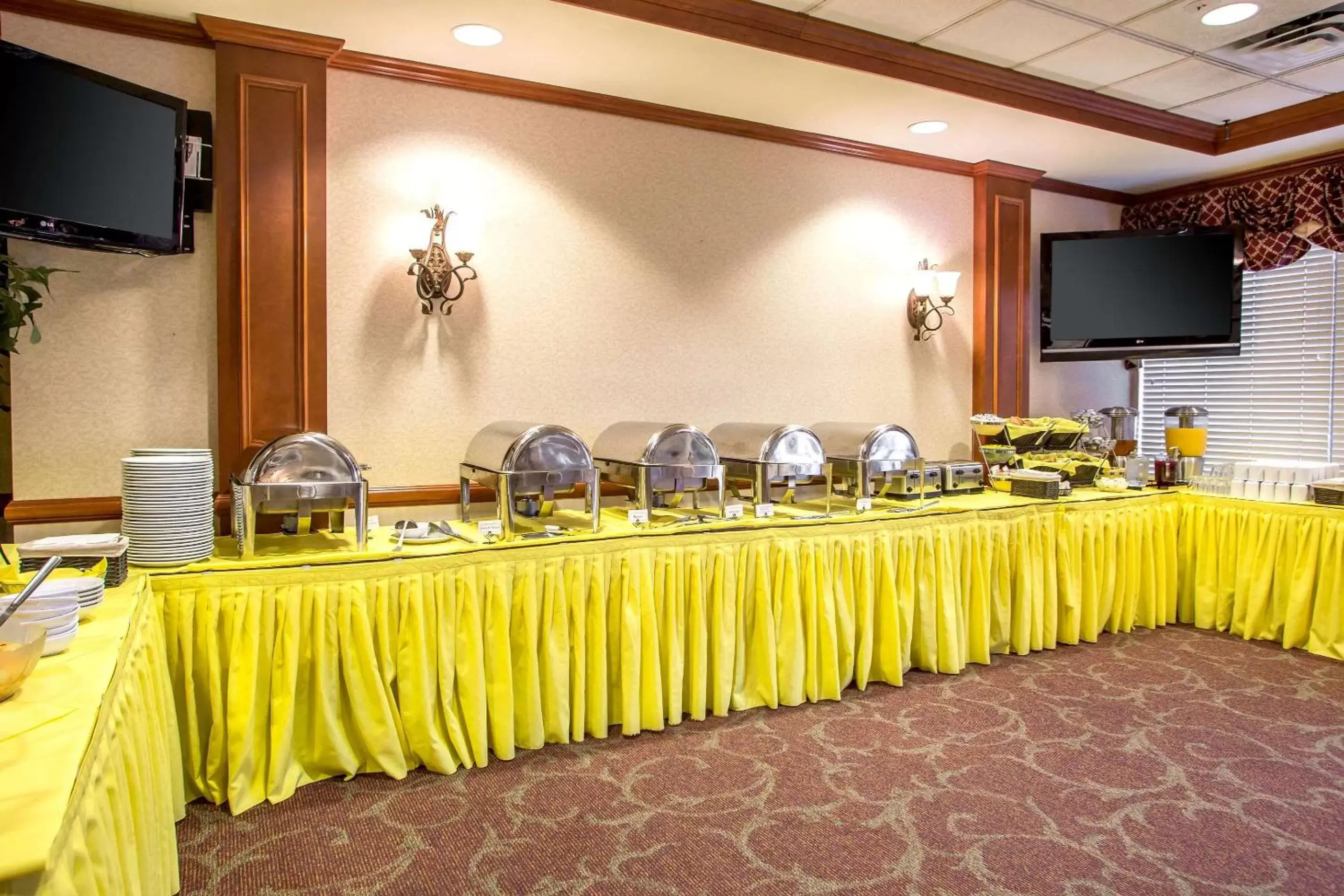 Restaurant/places to eat, Banquet Facilities in Clarion Hotel & Conference Center Toms River