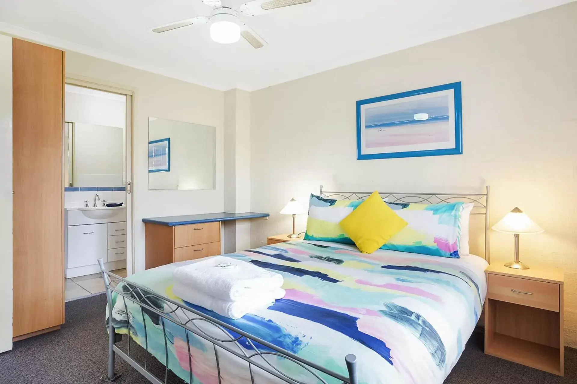 Bedroom, Bed in Sails Luxury Apartments Merimbula