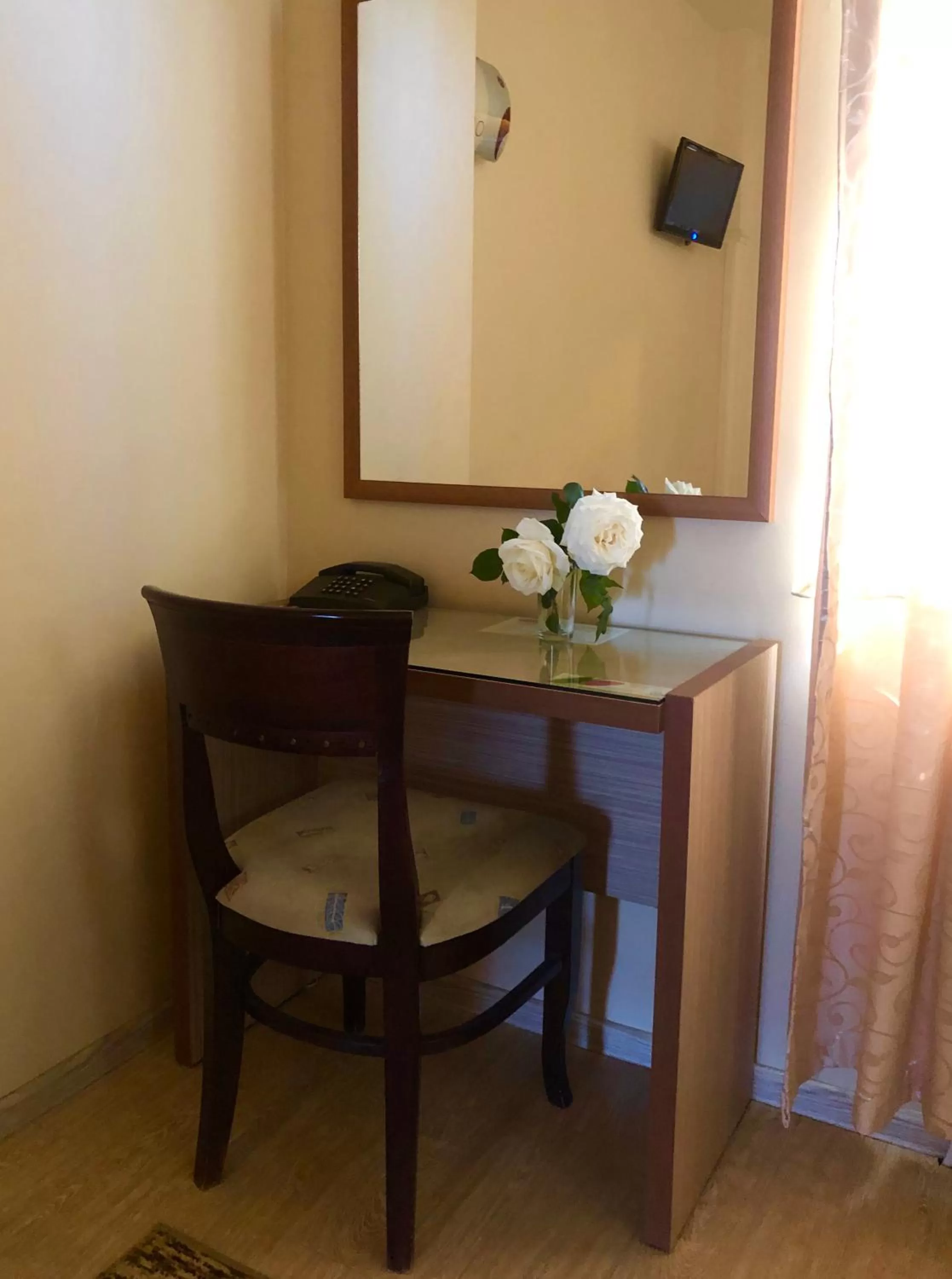 Dining Area in Elena Hotel