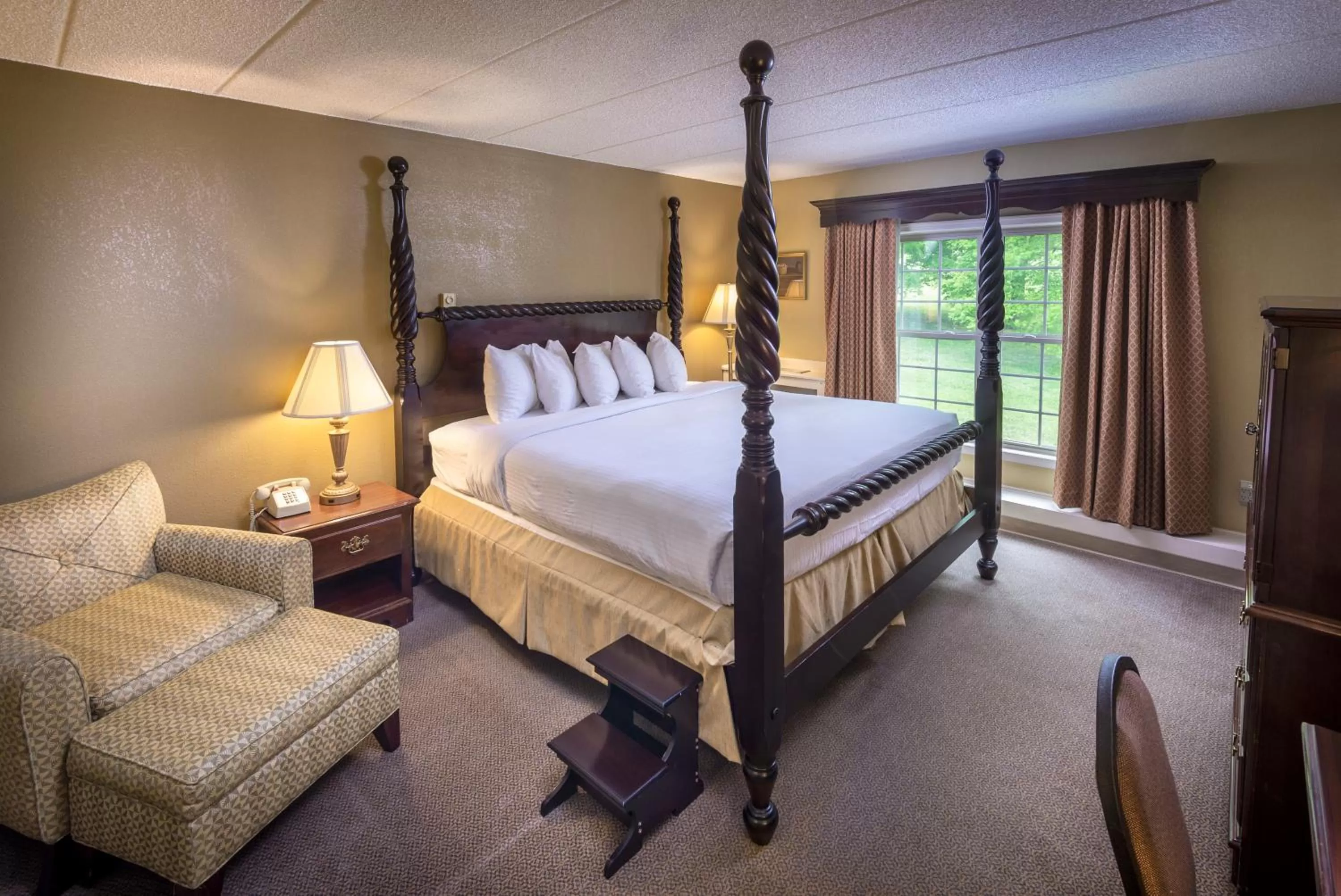 Standard King Room in Brandywine River Hotel