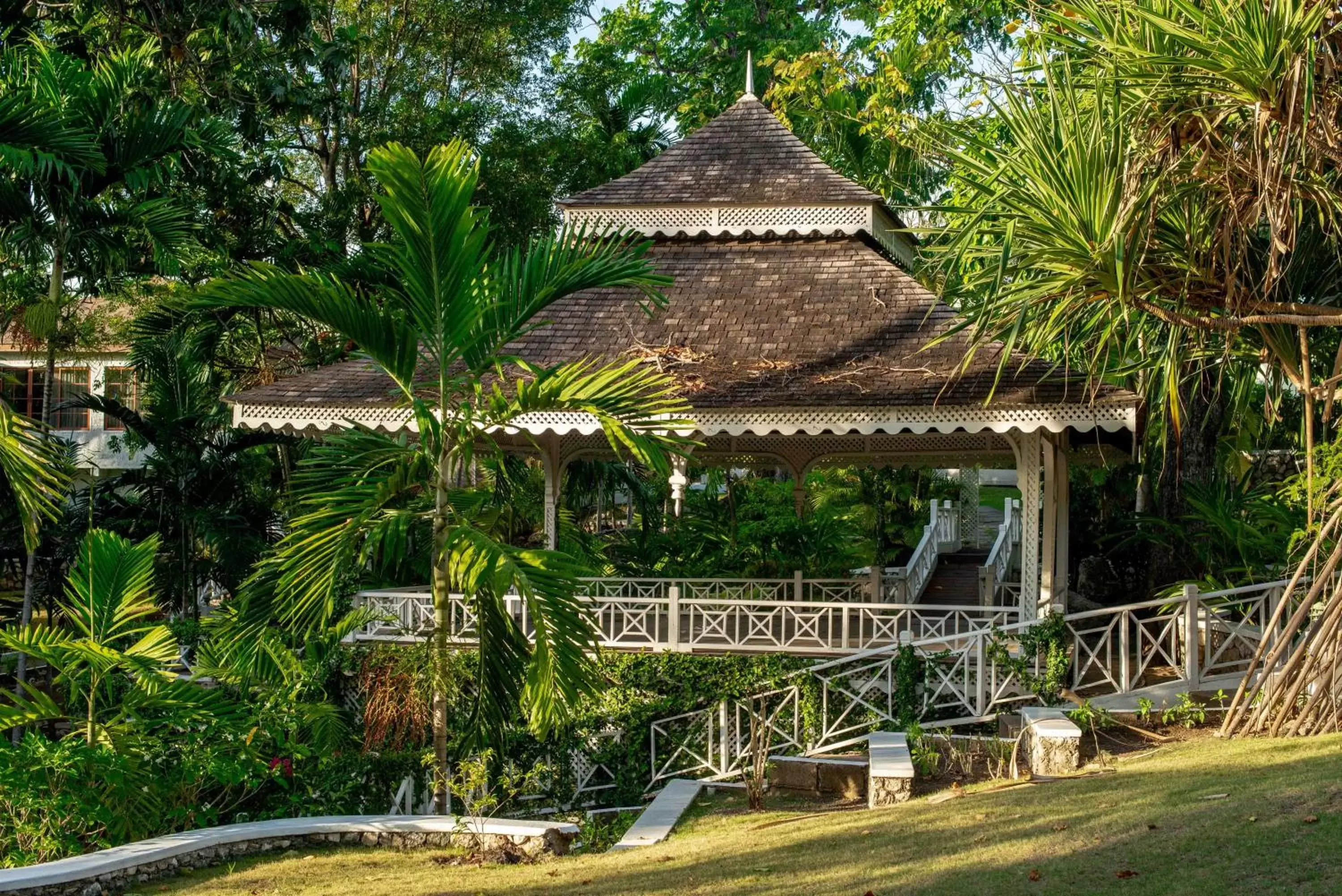 Property building in Hibiscus Lodge Hotel