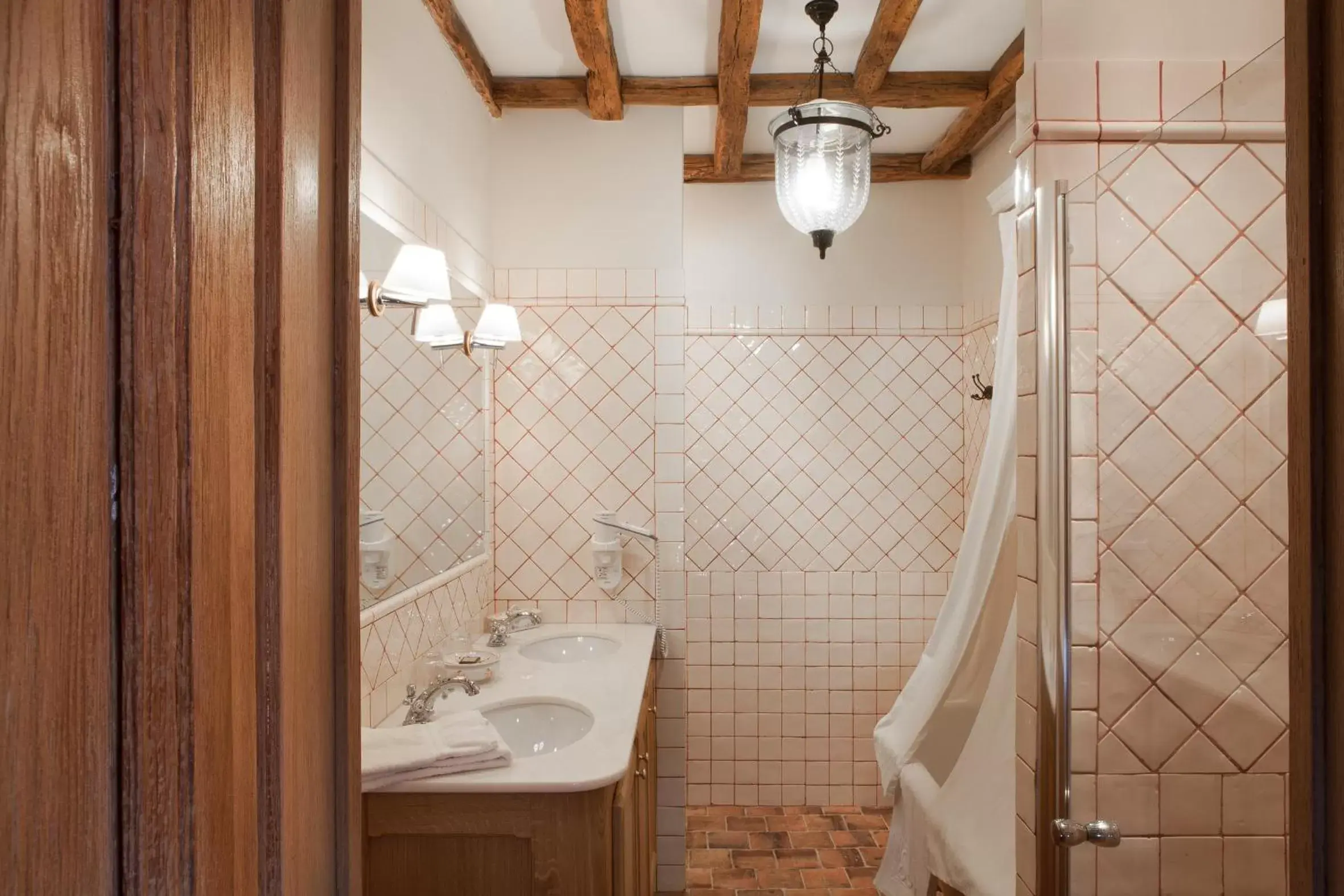 Bathroom in Château-Hôtel de Bourron