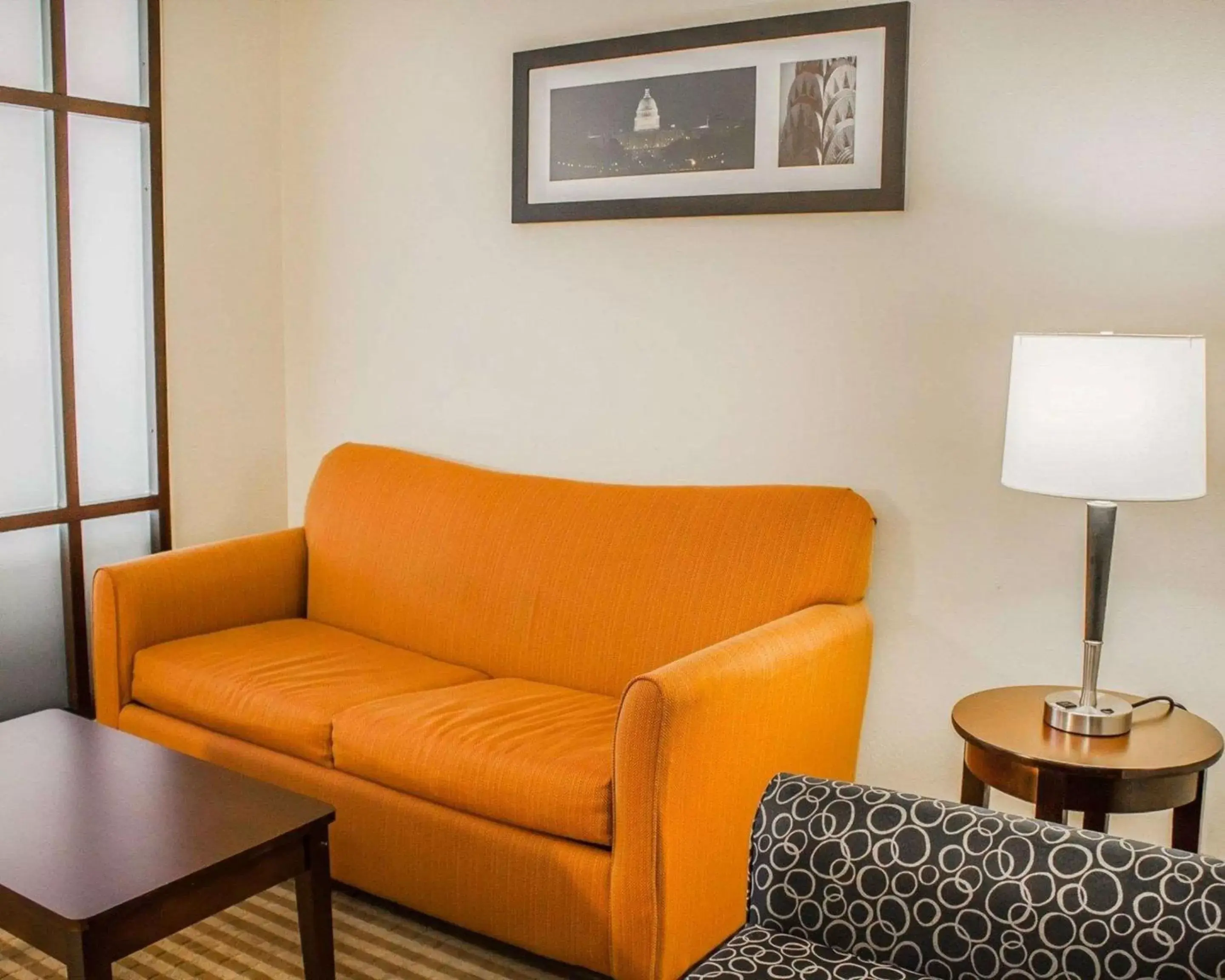 Photo of the whole room, Seating Area in Comfort Suites Columbus East Broad