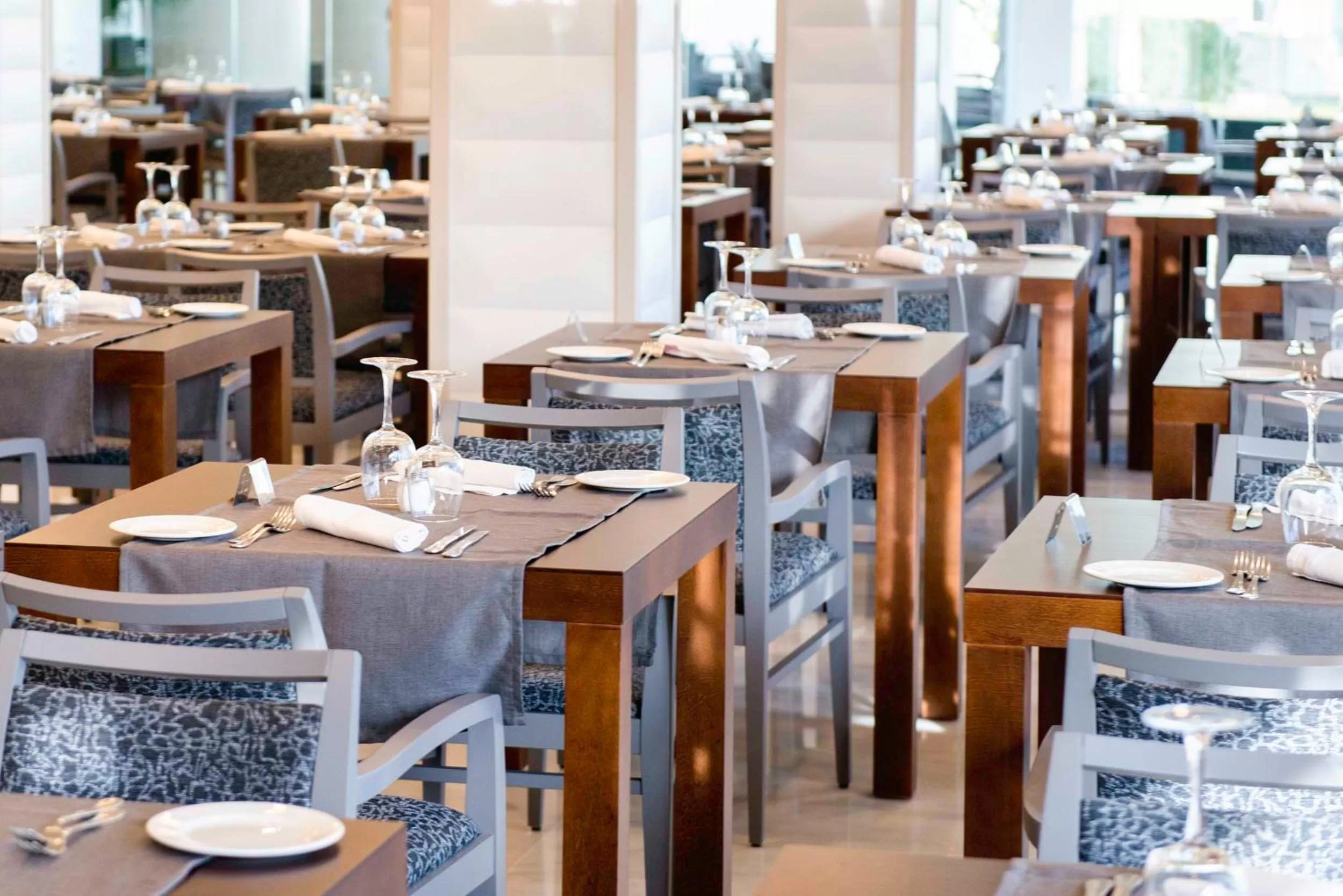 Restaurant/places to eat in Spring Hotel Vulcano