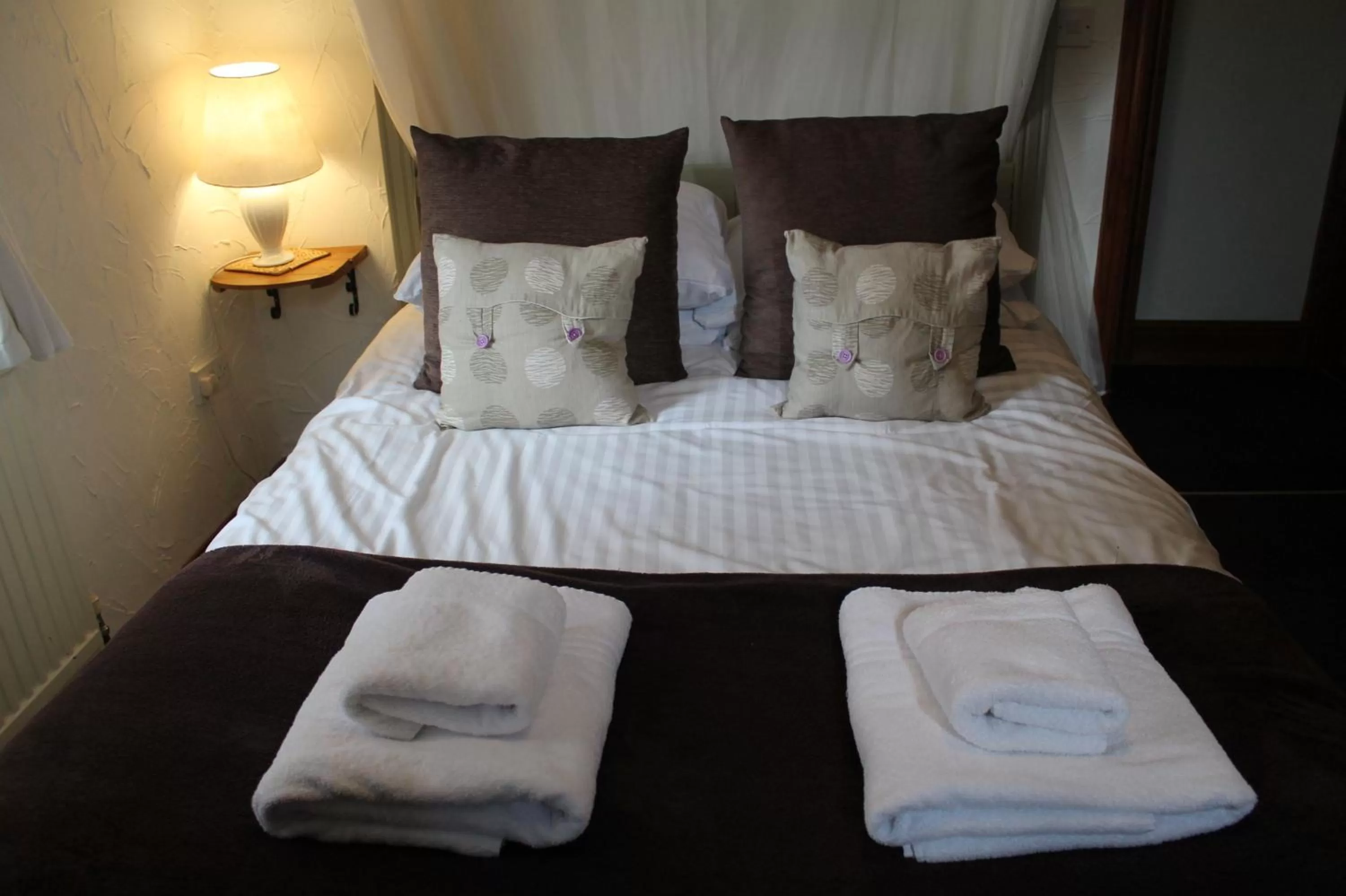 Photo of the whole room, Bed in Old Court Hotel & Apartments