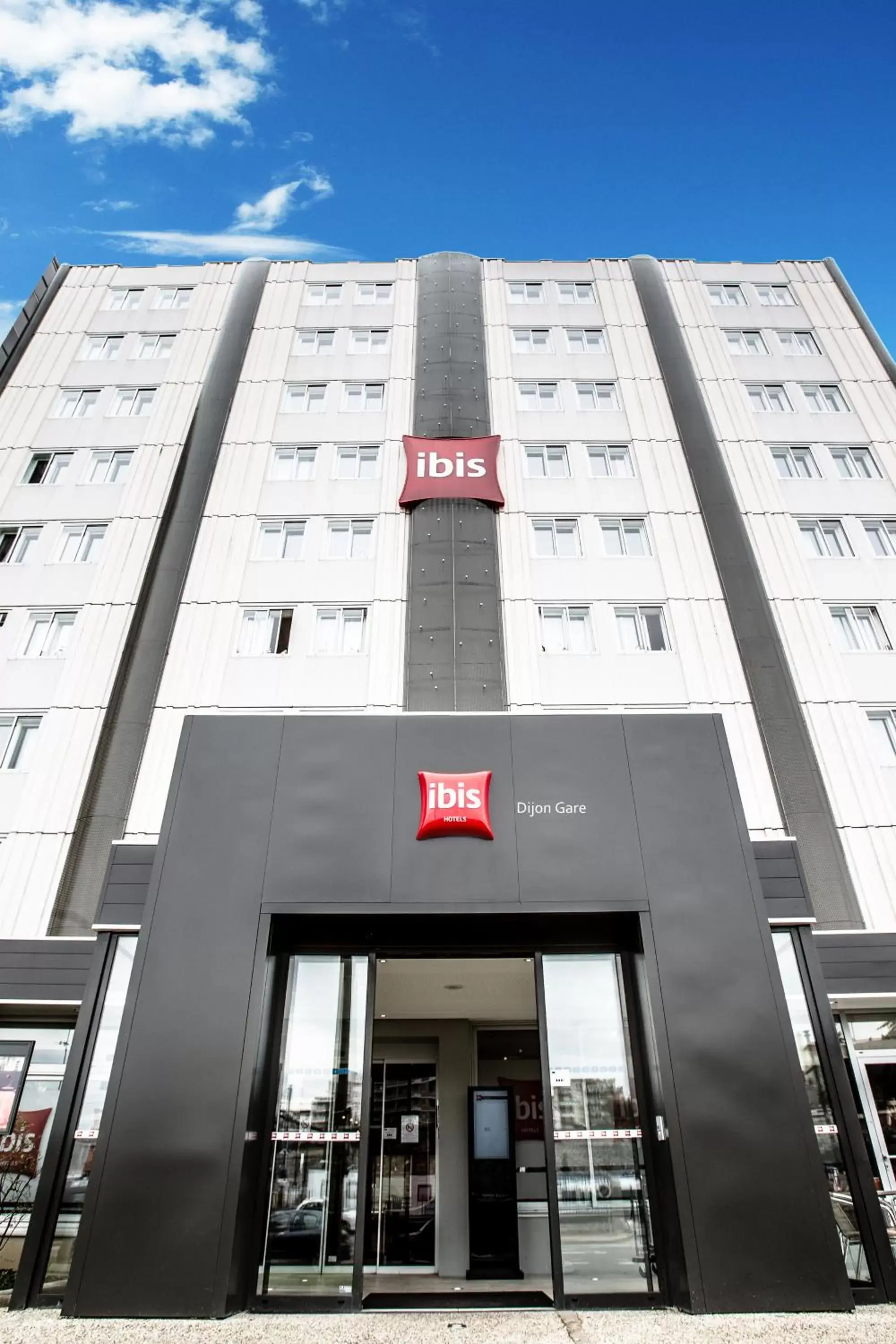 Facade/entrance, Property Building in ibis Dijon Gare