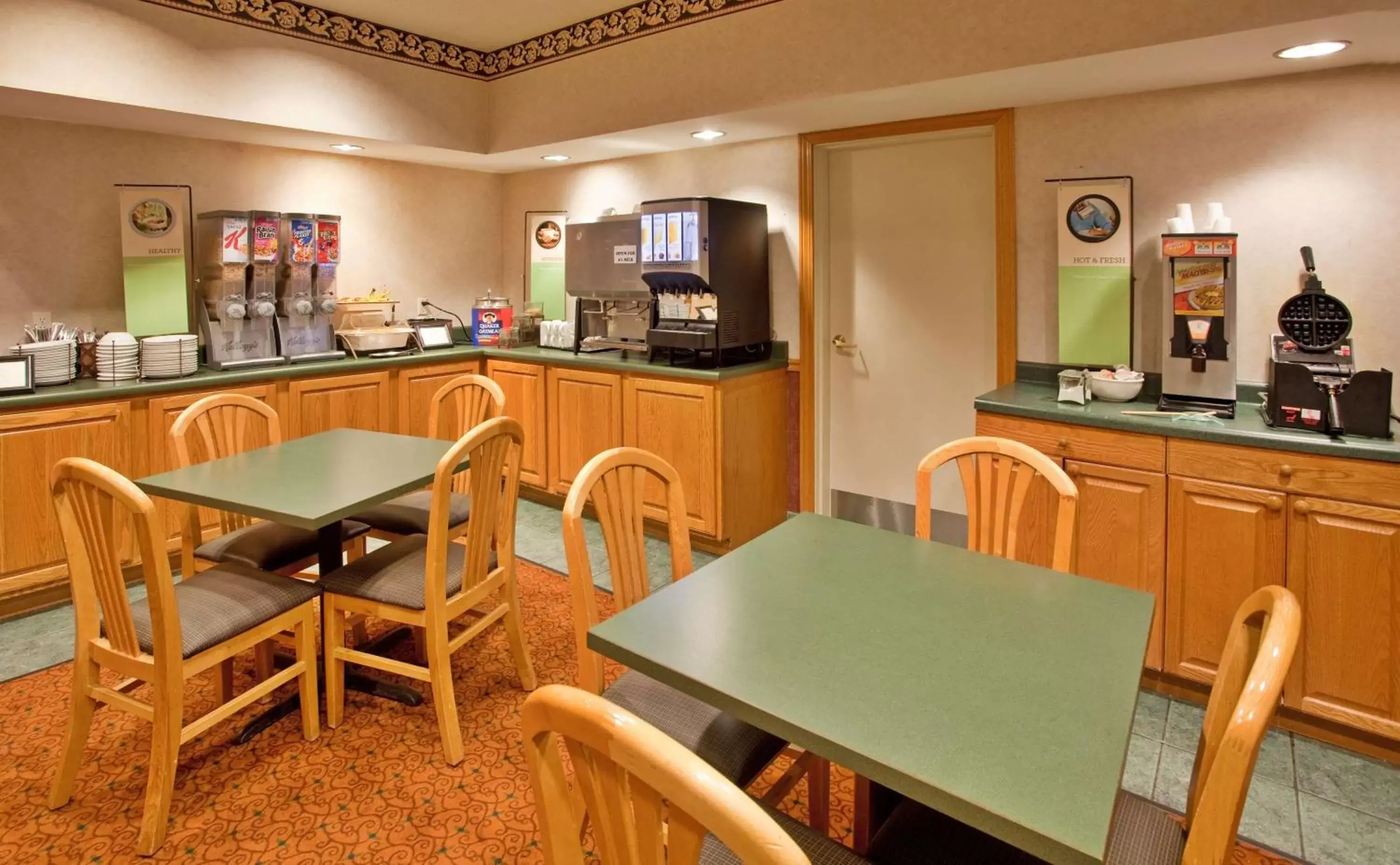 Restaurant/Places to Eat in Country Inn & Suites by Radisson, Bloomington-Normal West, IL