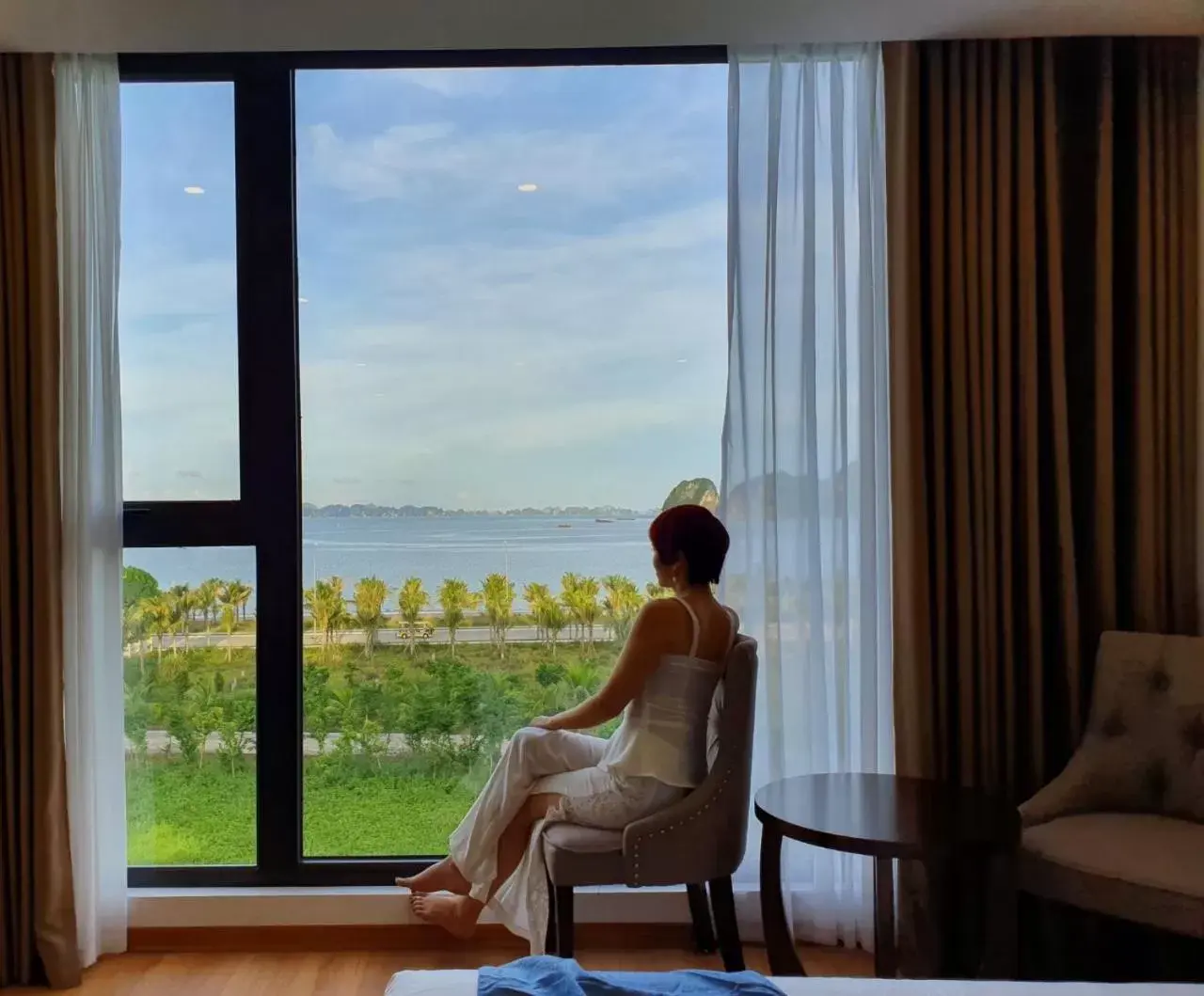 Deluxe Double Room with Sea View - single occupancy in Golden Palm HaLong Hotel Deluxe Double Room with Sea View - single occupancy in Golden Palm HaLong Hotel