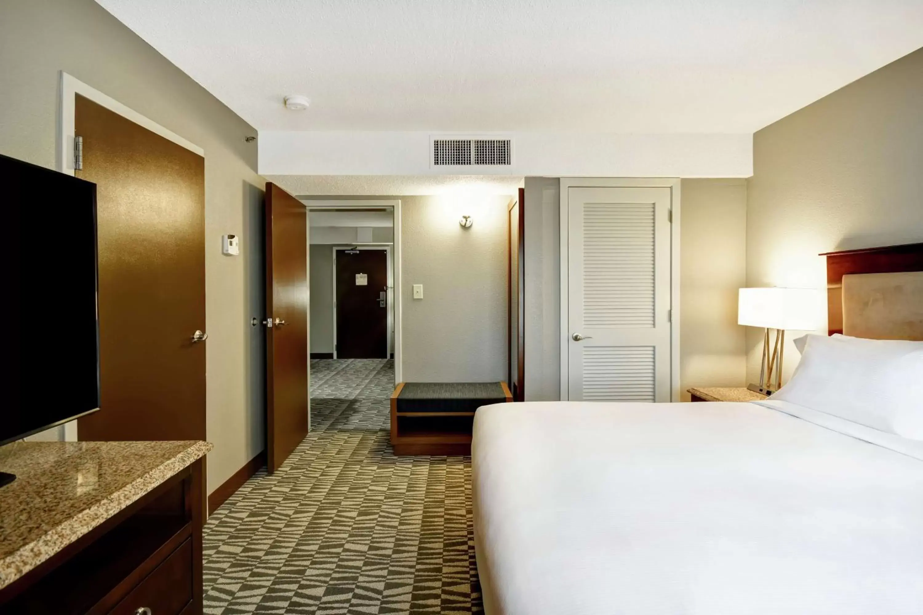 Bedroom, Bed in DoubleTree by Hilton Augusta