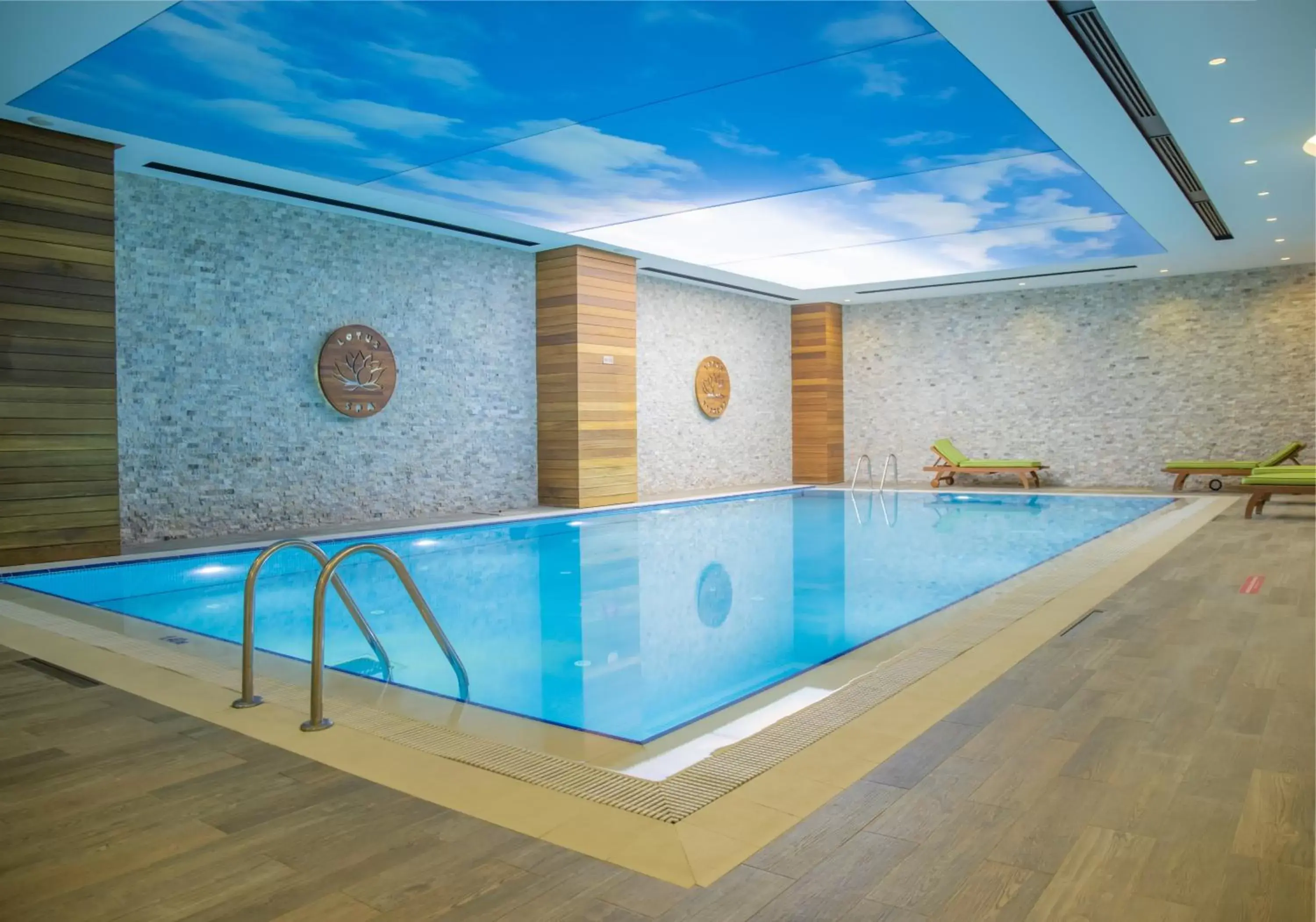 Swimming Pool in Ramada Plaza by Wyndham Istanbul Asia Airport