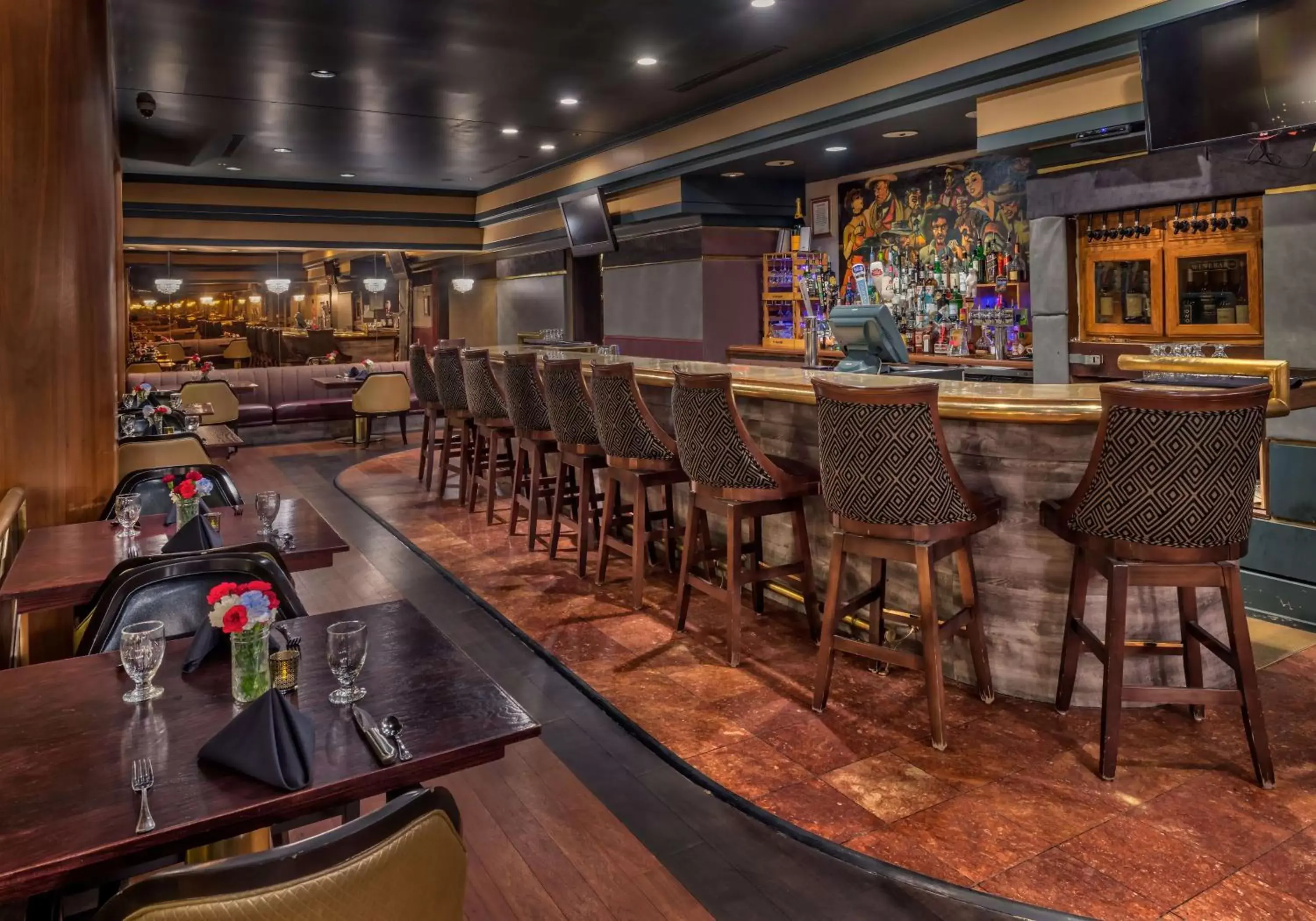 Lounge or bar in Baranof Downtown, BW Signature Collection Lounge or bar in Baranof Downtown, BW Signature Collection