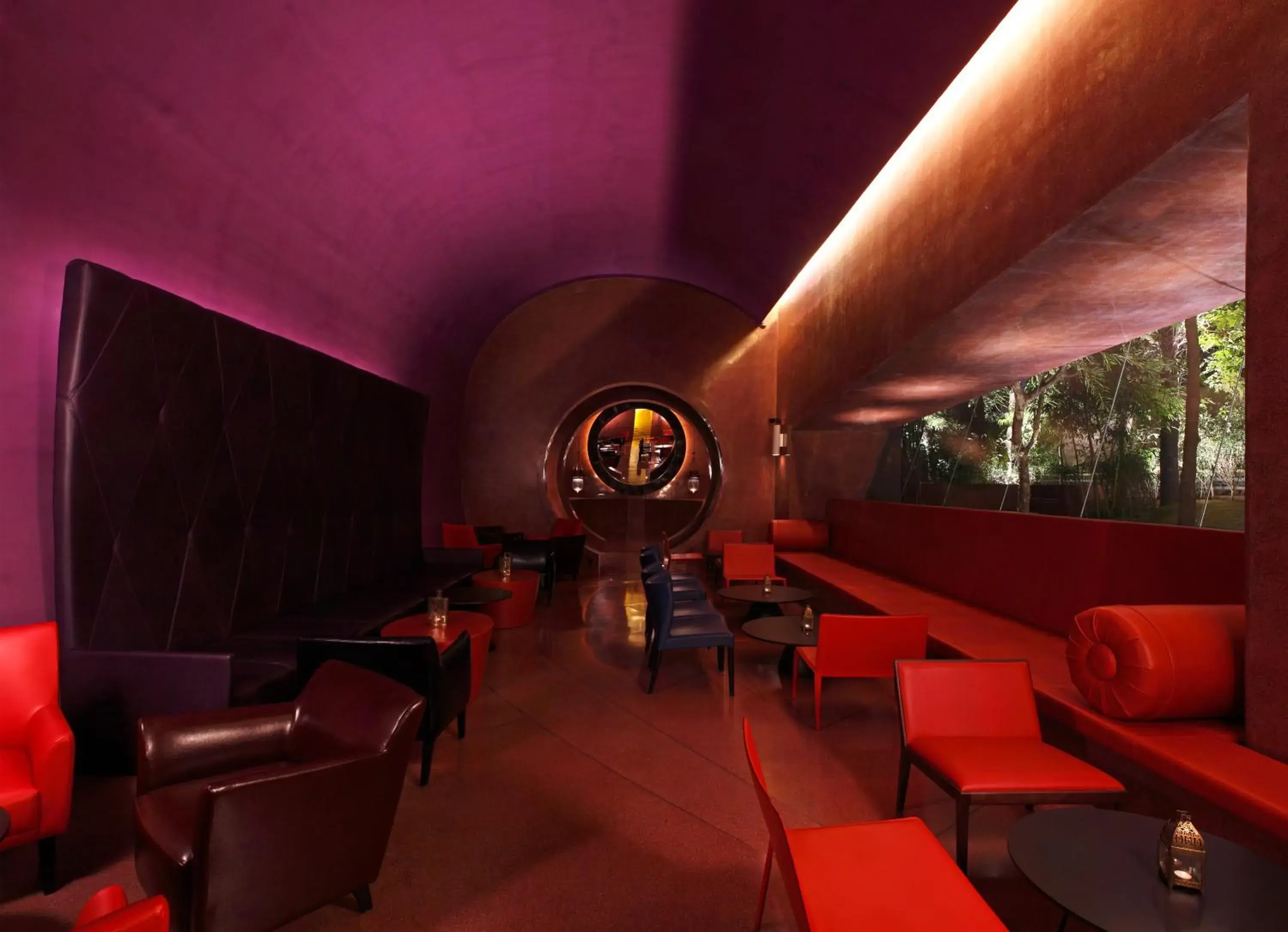 Lounge or bar, Lounge/Bar in The Roseate New Delhi