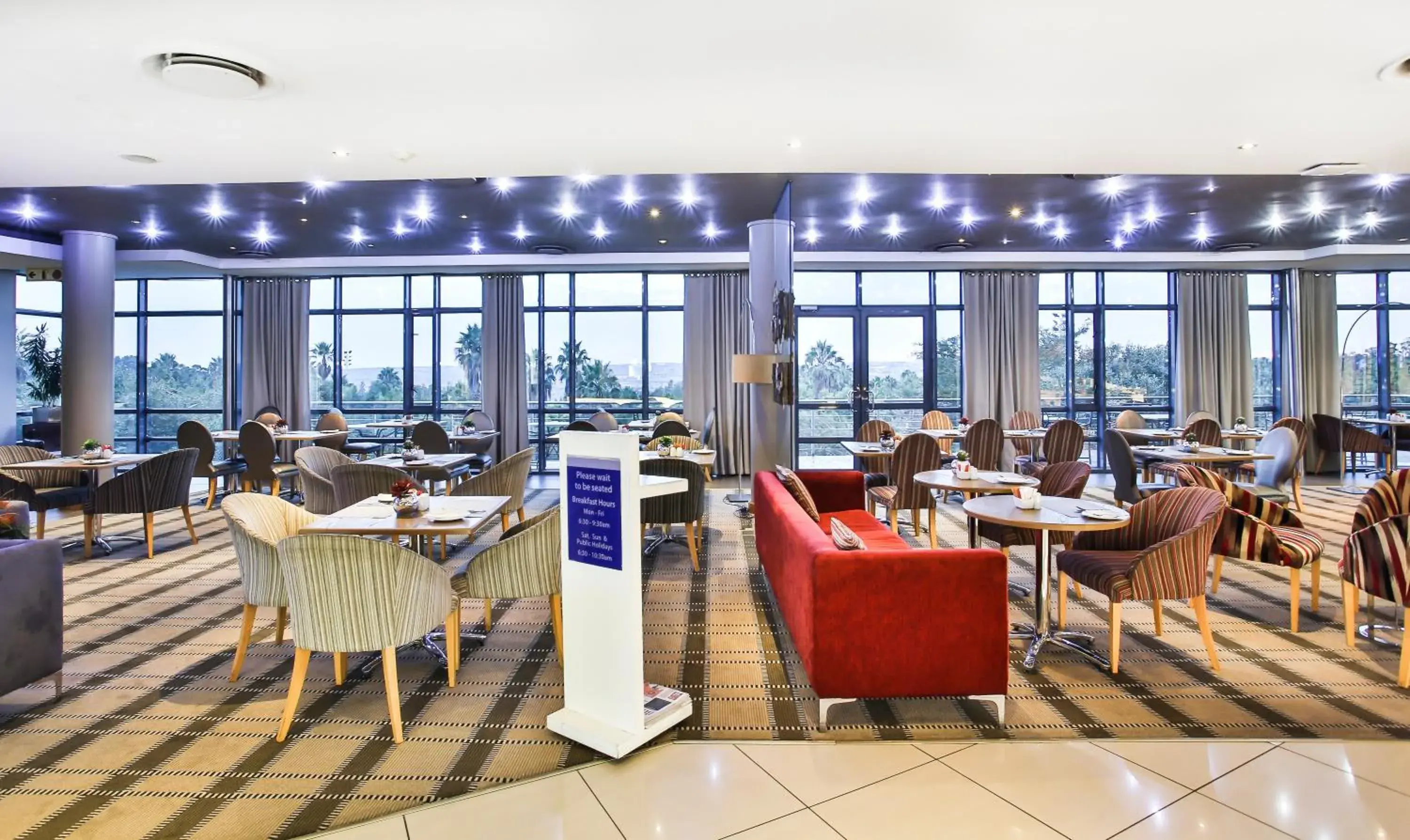 Restaurant/Places to Eat in Holiday Inn Express Sandton-Woodmead, an IHG Hotel
