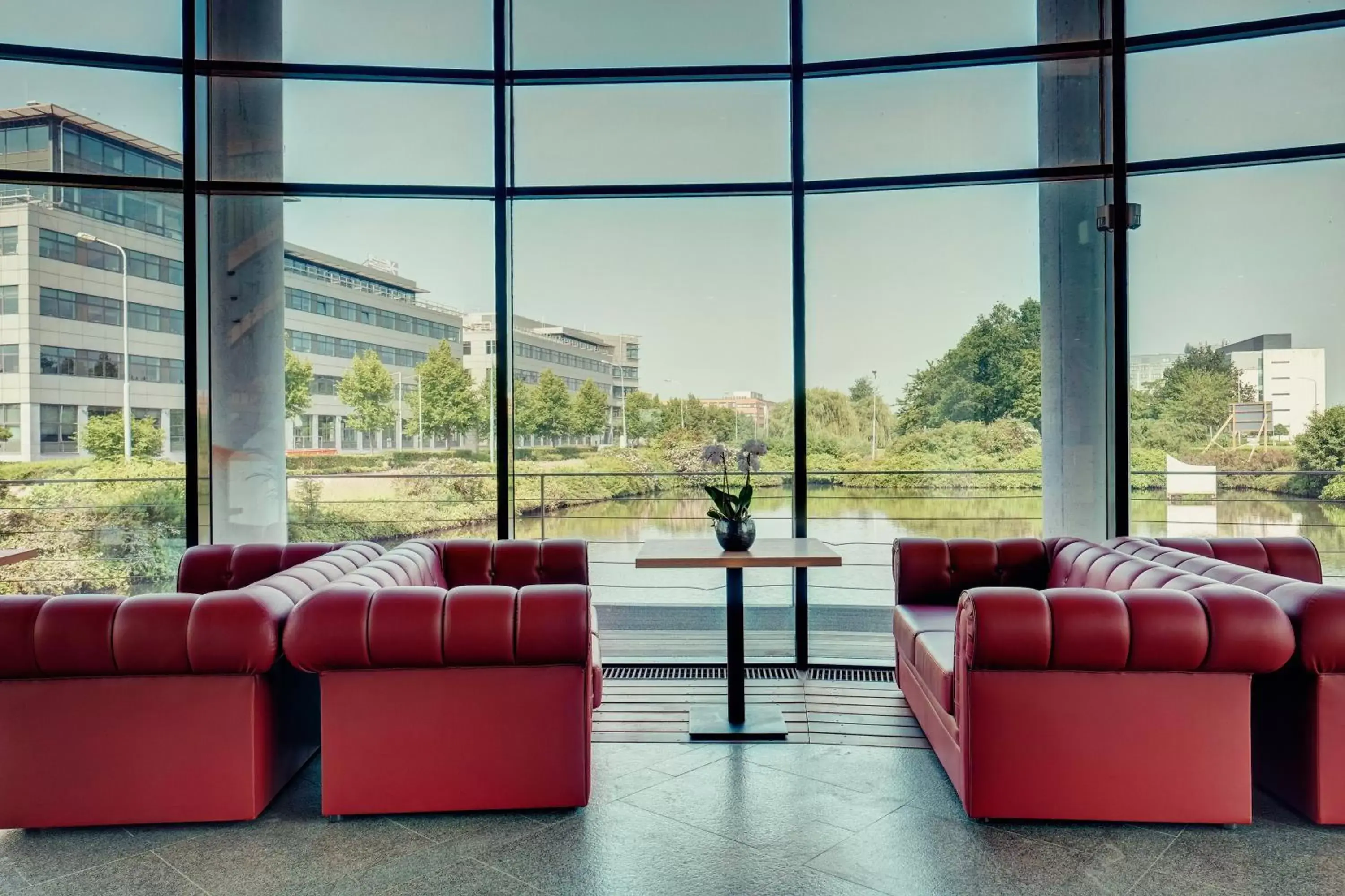 Lounge or bar in Amedia Amsterdam Airport, Trademark Collection by Wyndham