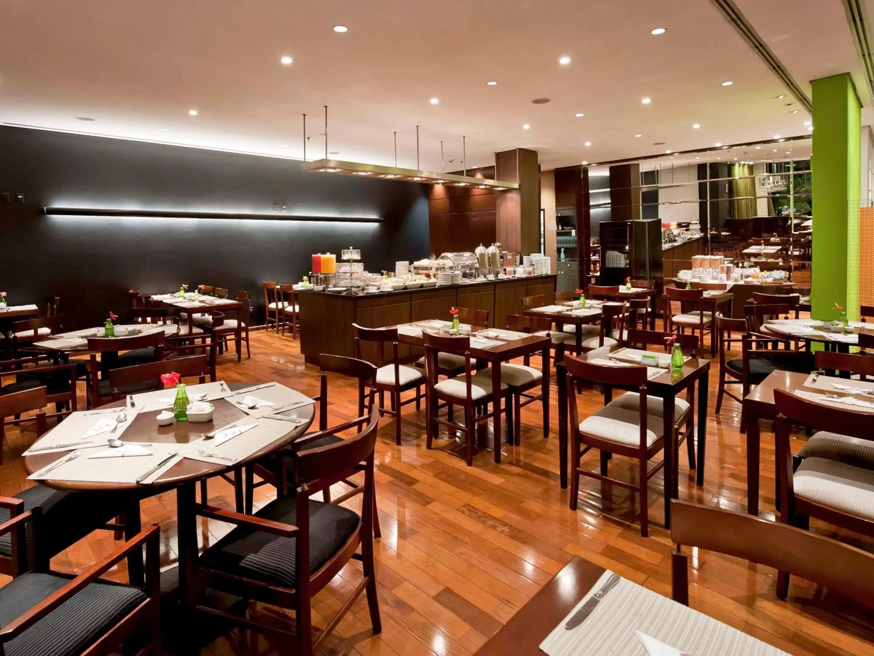 Restaurant/Places to Eat in Mercure Sao Paulo Paulista