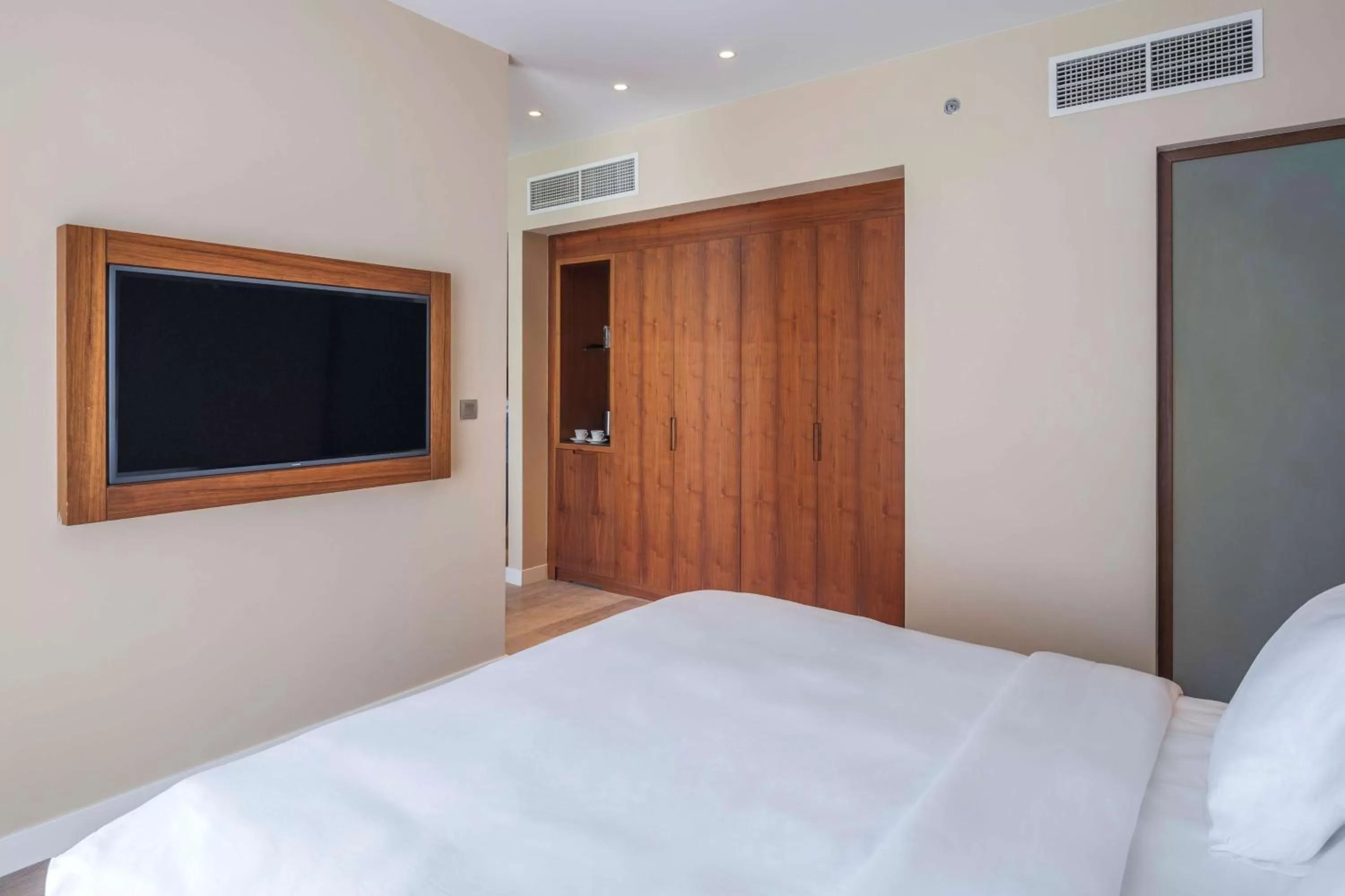 Photo of the whole room, Bed in Radisson Resort Ras Al Khaimah Marjan Island