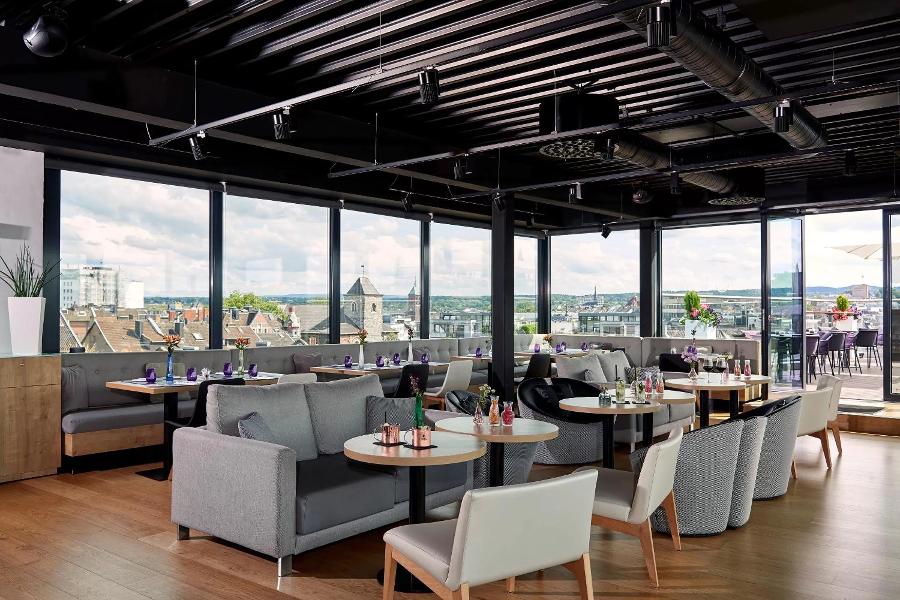 Restaurant/places to eat in INNSiDE by Meliá Aachen