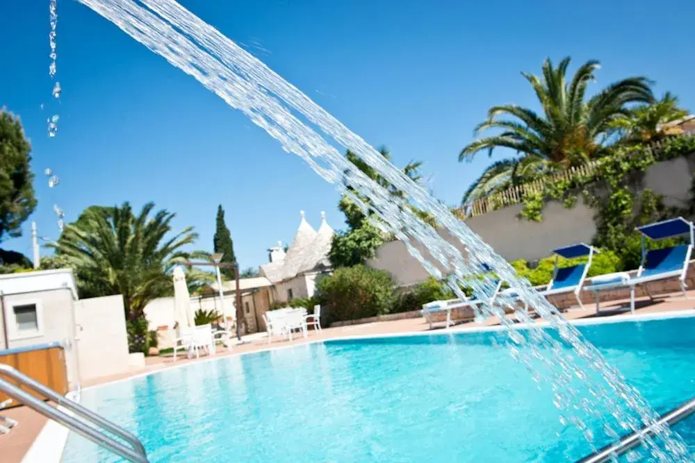 Swimming Pool in Park Hotel La Grave