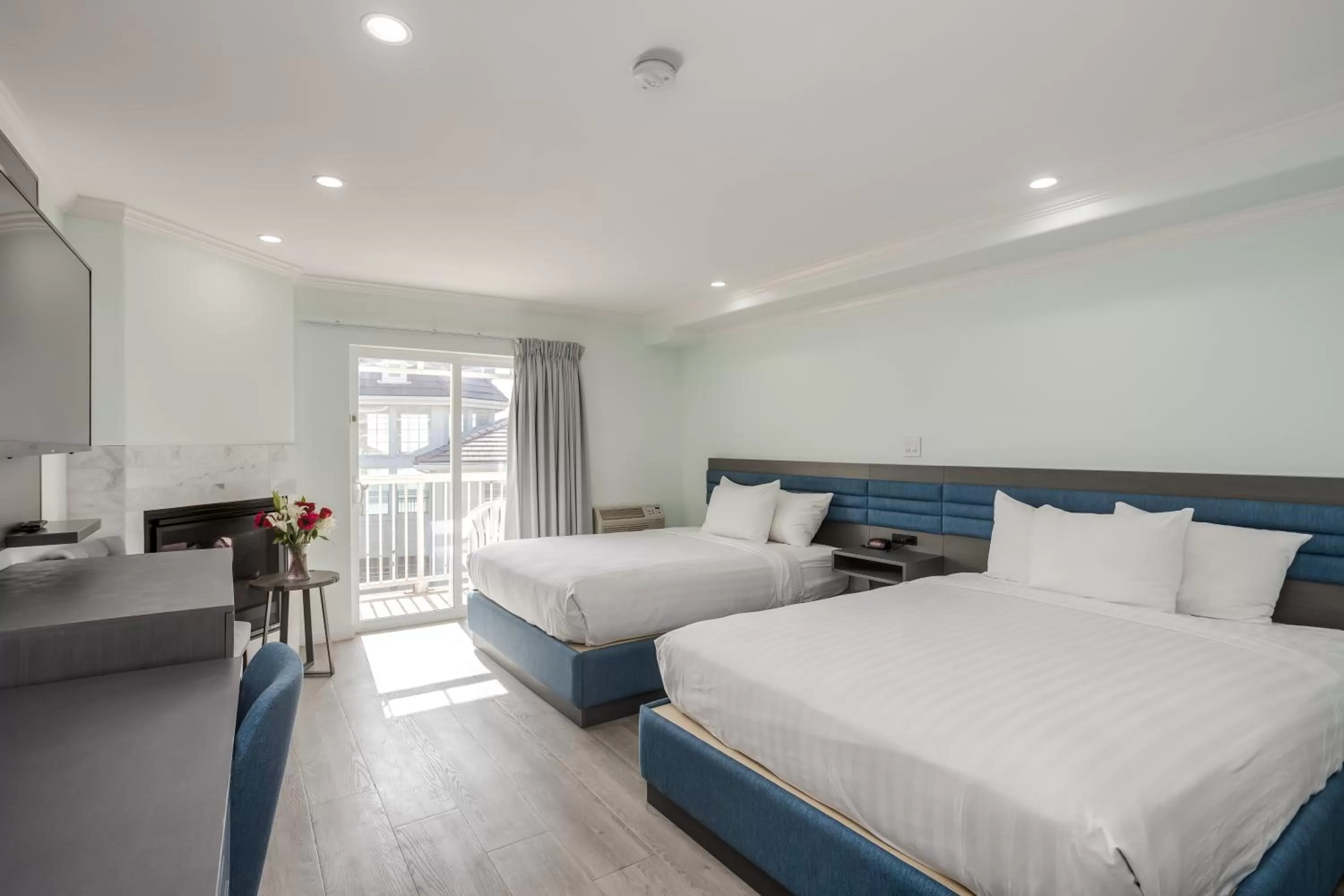 Bed in Pacifica Beach Hotel