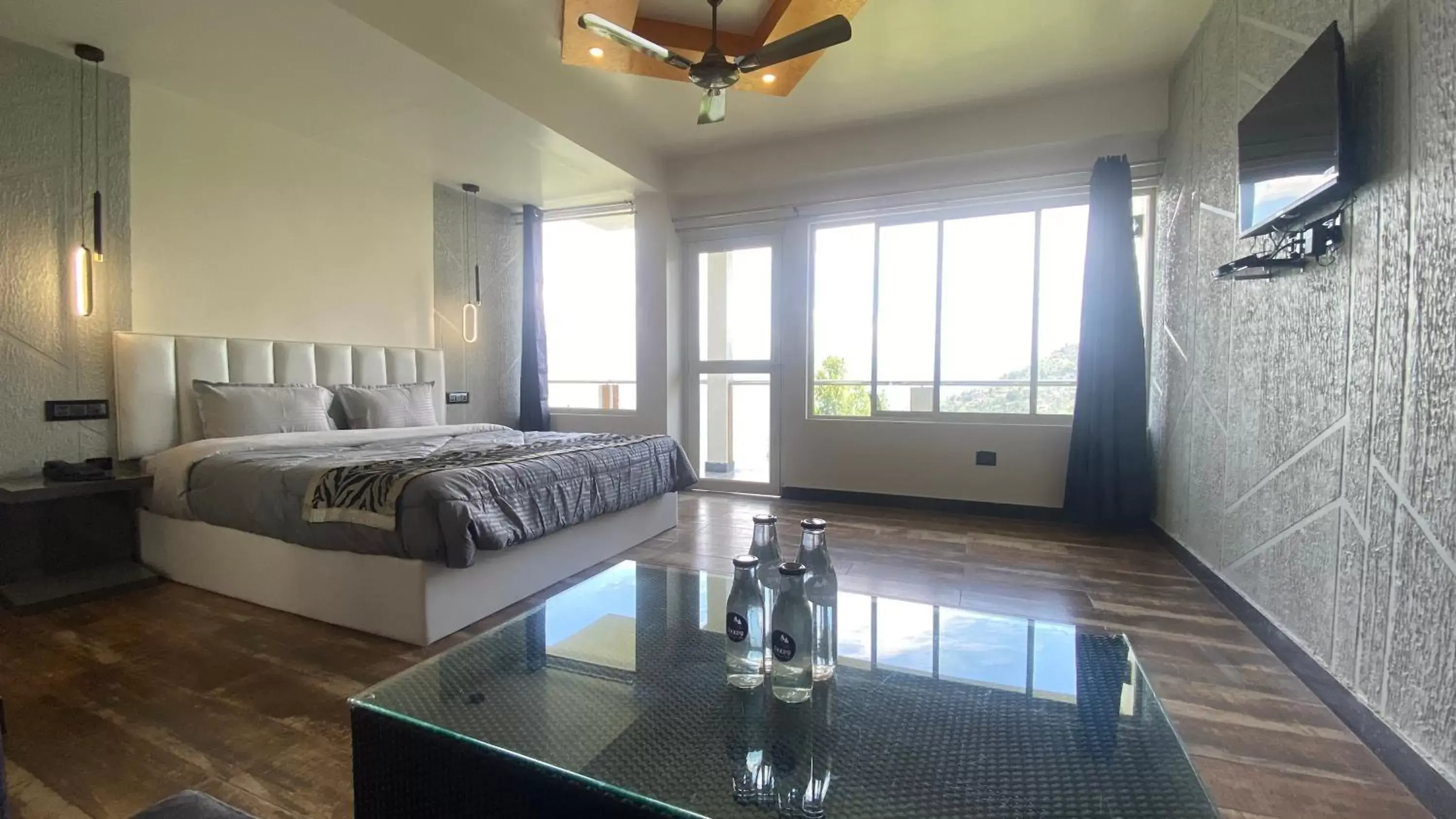 Bed in Sood's Himalayan Vista Bed in Sood's Himalayan Vista