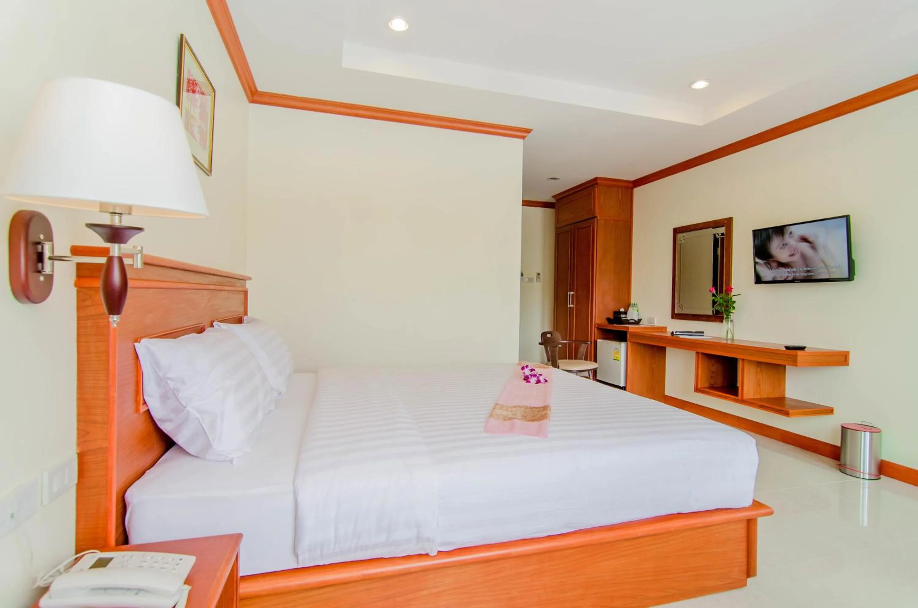 Photo of the whole room, Bed in Phaithong Sotel Resort