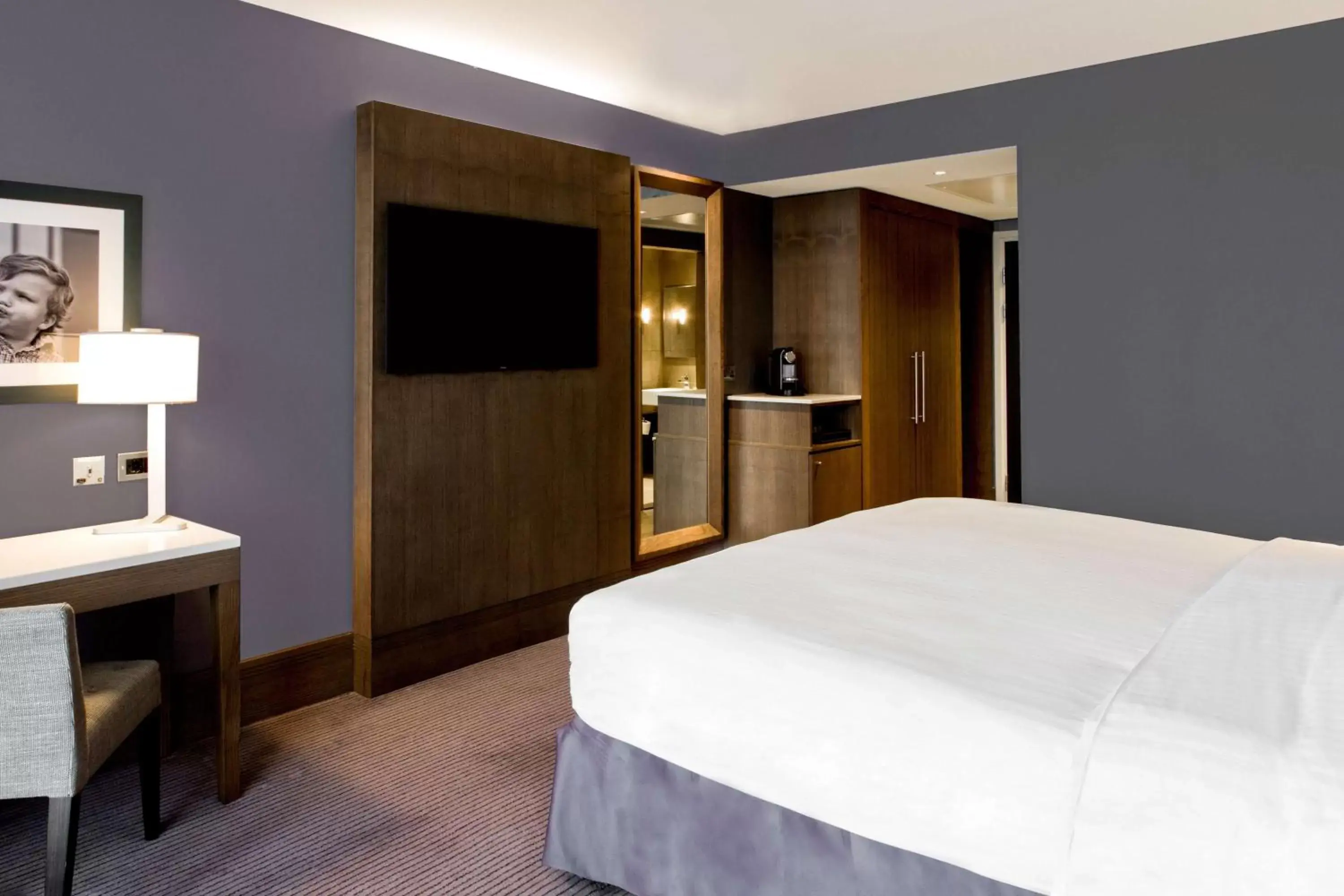 Bed in Radisson Blu Manchester Airport