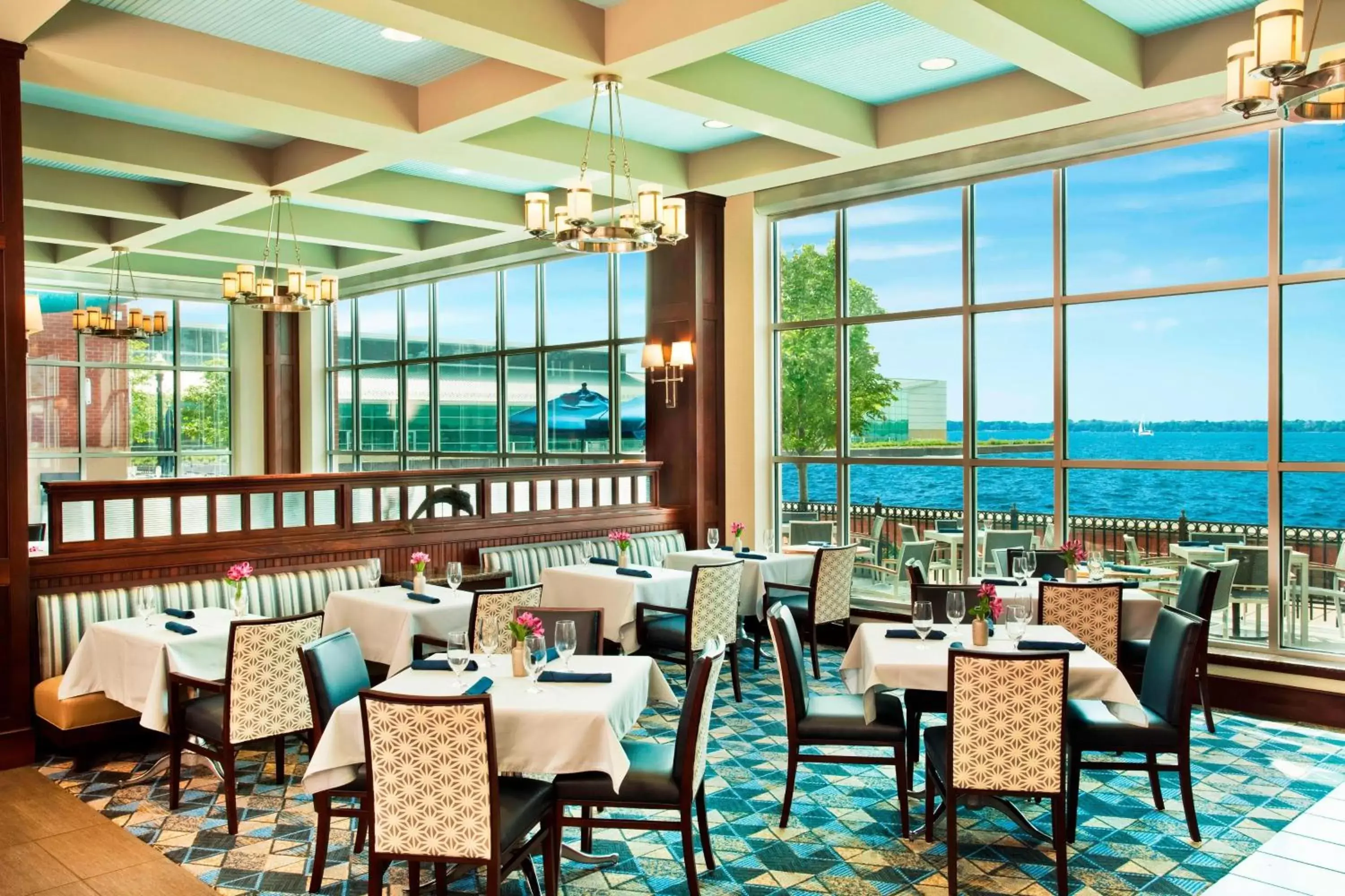 Restaurant/Places to Eat in Sheraton Erie Bayfront Hotel