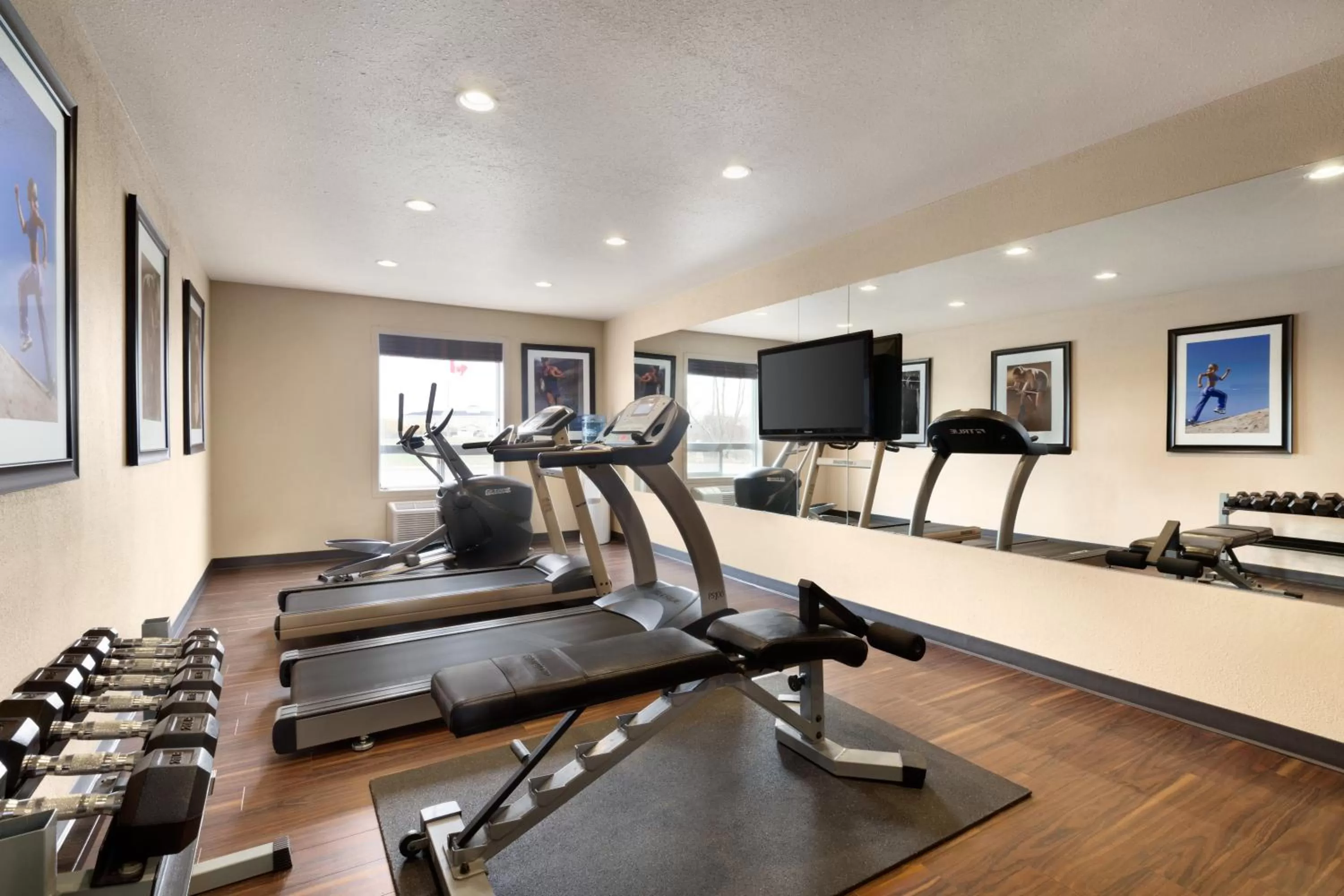 Fitness centre/facilities in Days Inn by Wyndham Regina