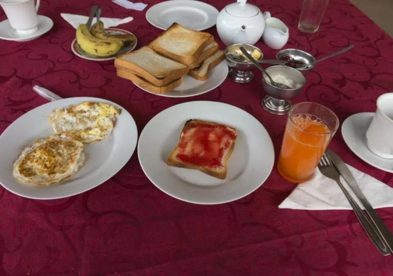 Continental breakfast in Majestic Tourist Hotel