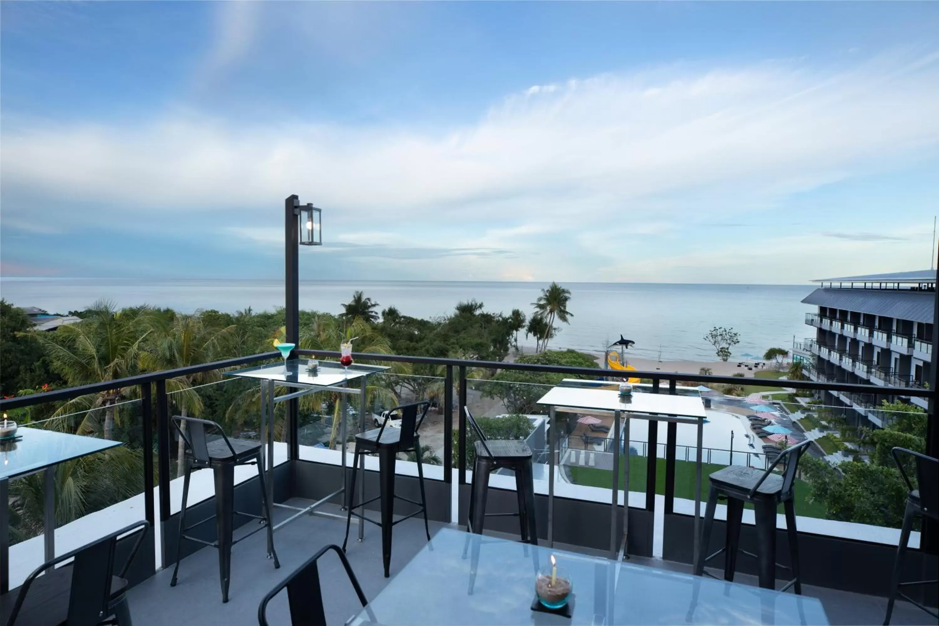 Restaurant/places to eat, Balcony/Terrace in Centra by Centara Cha Am Beach Resort Hua Hin SHA Plus