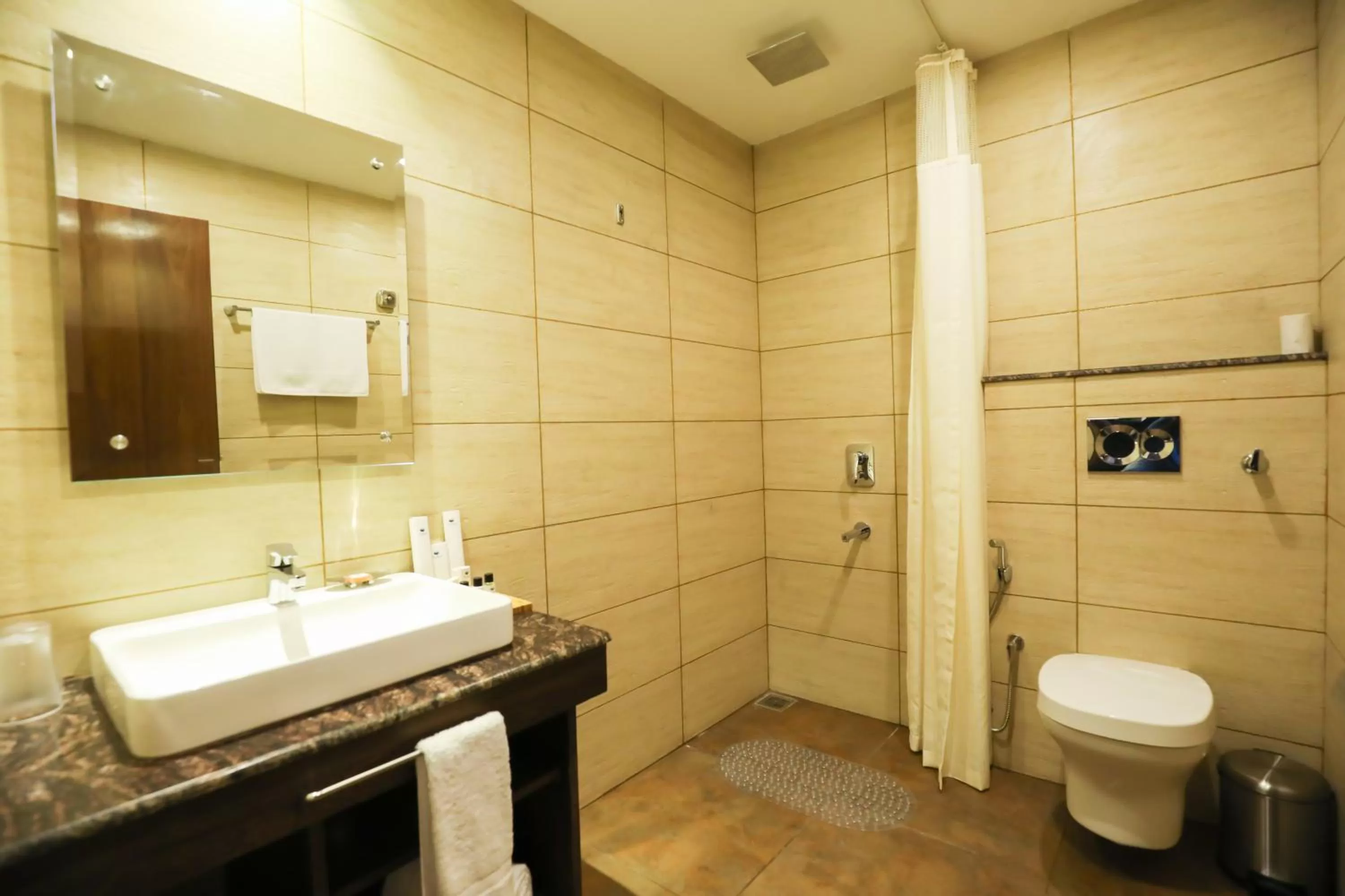 Bathroom in The Retreat Mashobra, Shimla