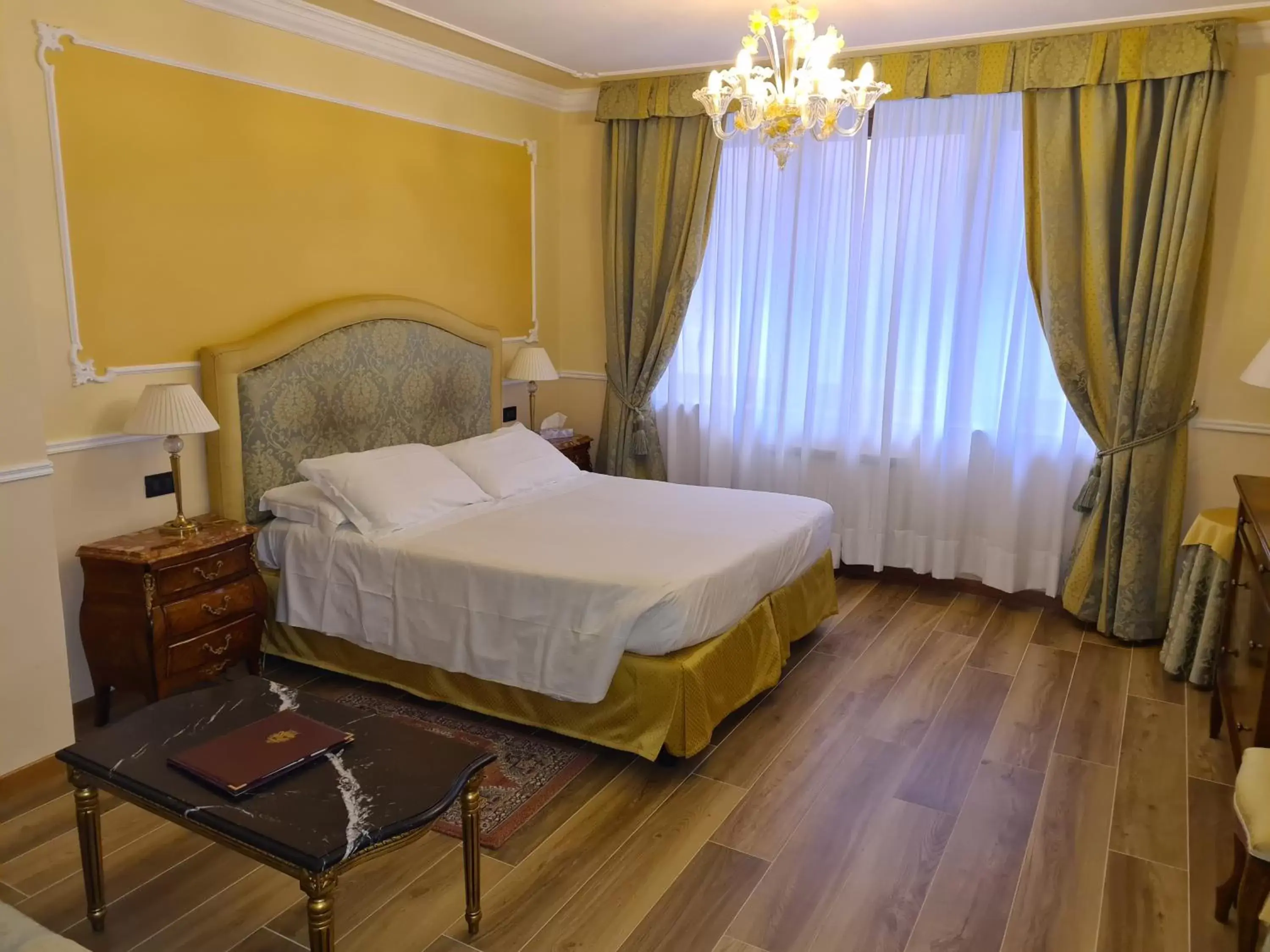 Bedroom, Bed in Hotel Ca' dei Conti