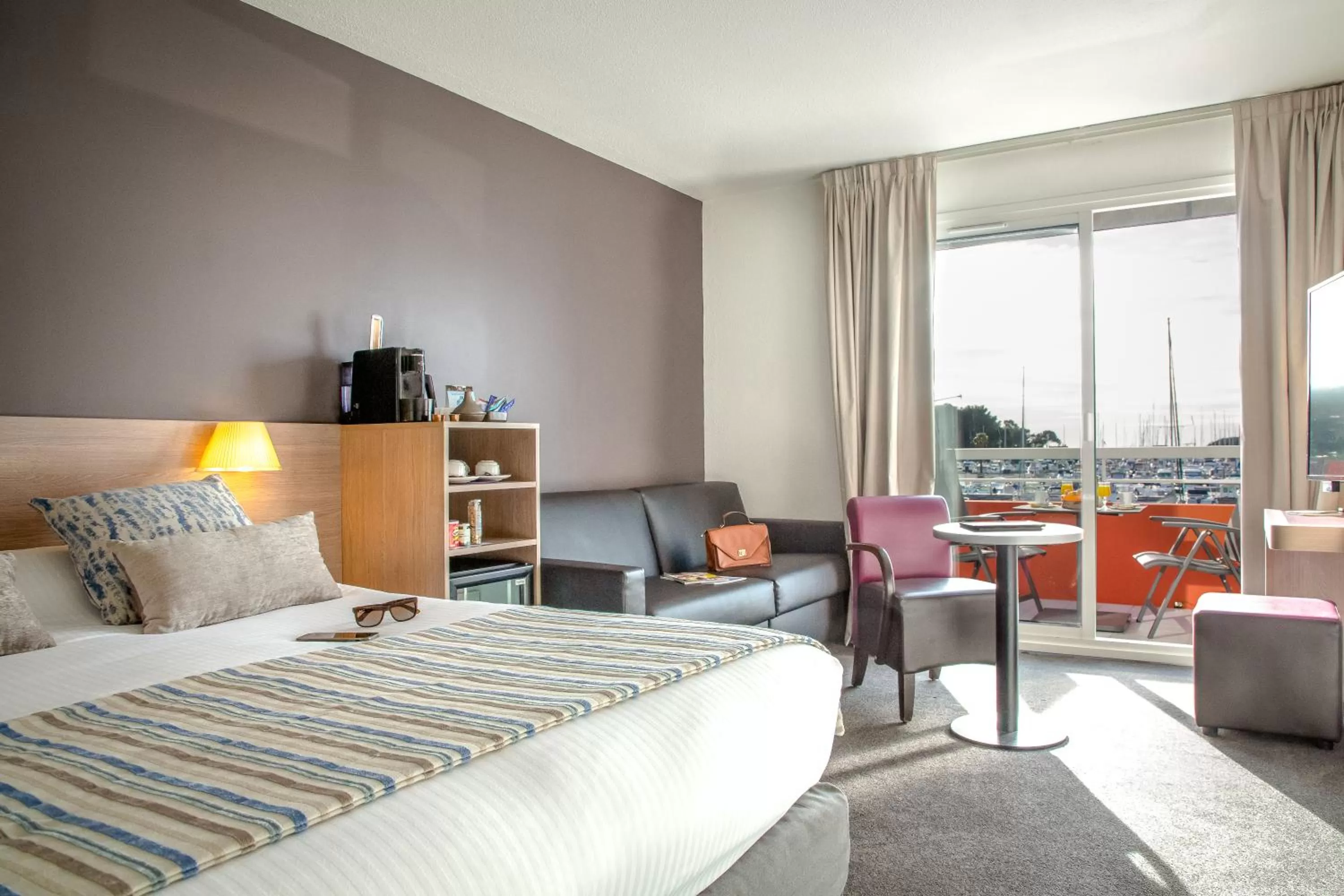 Balcony/Terrace, Bed in Best Western Plus La Marina