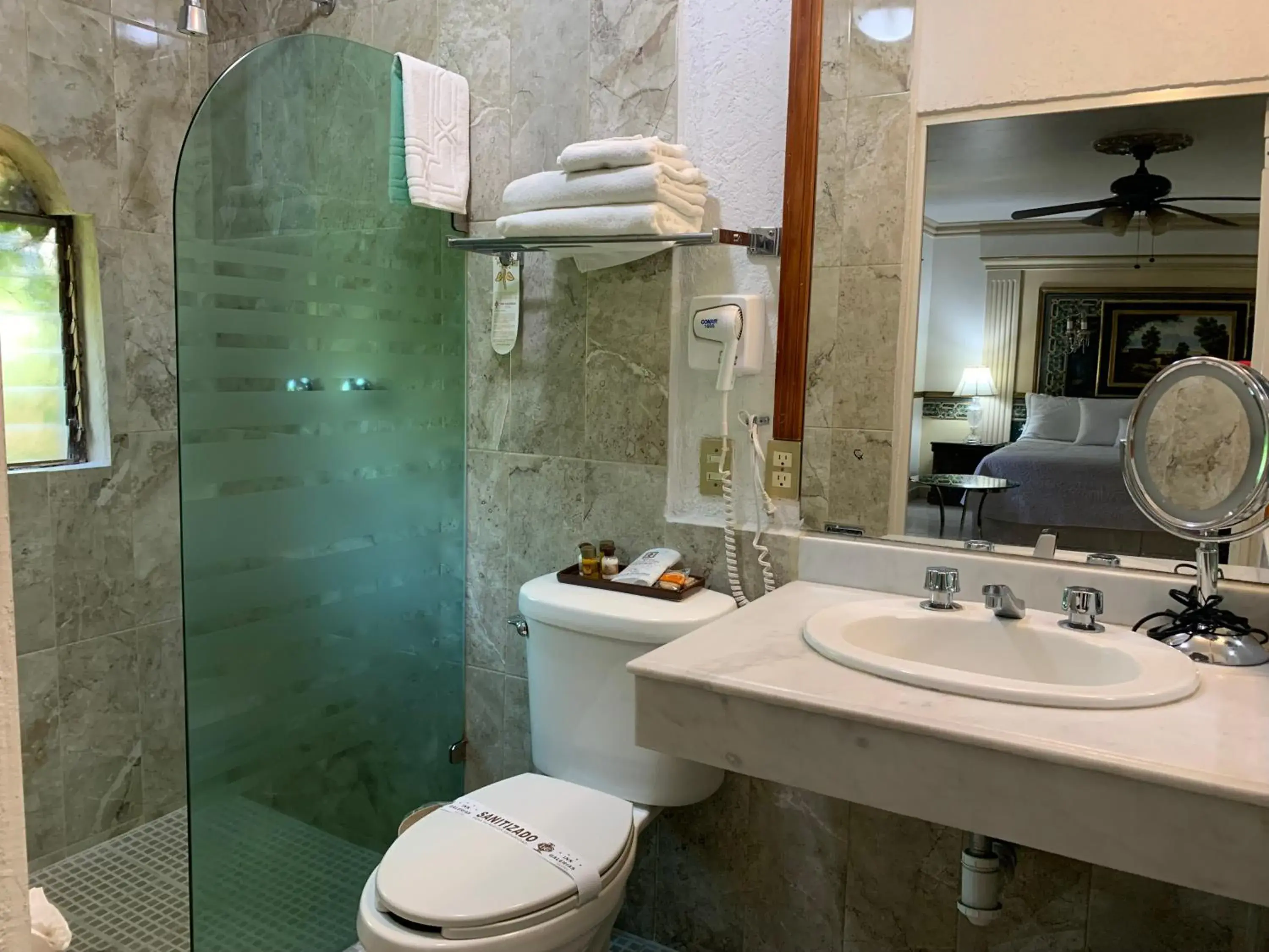Bathroom in Hotel Inn Galerias