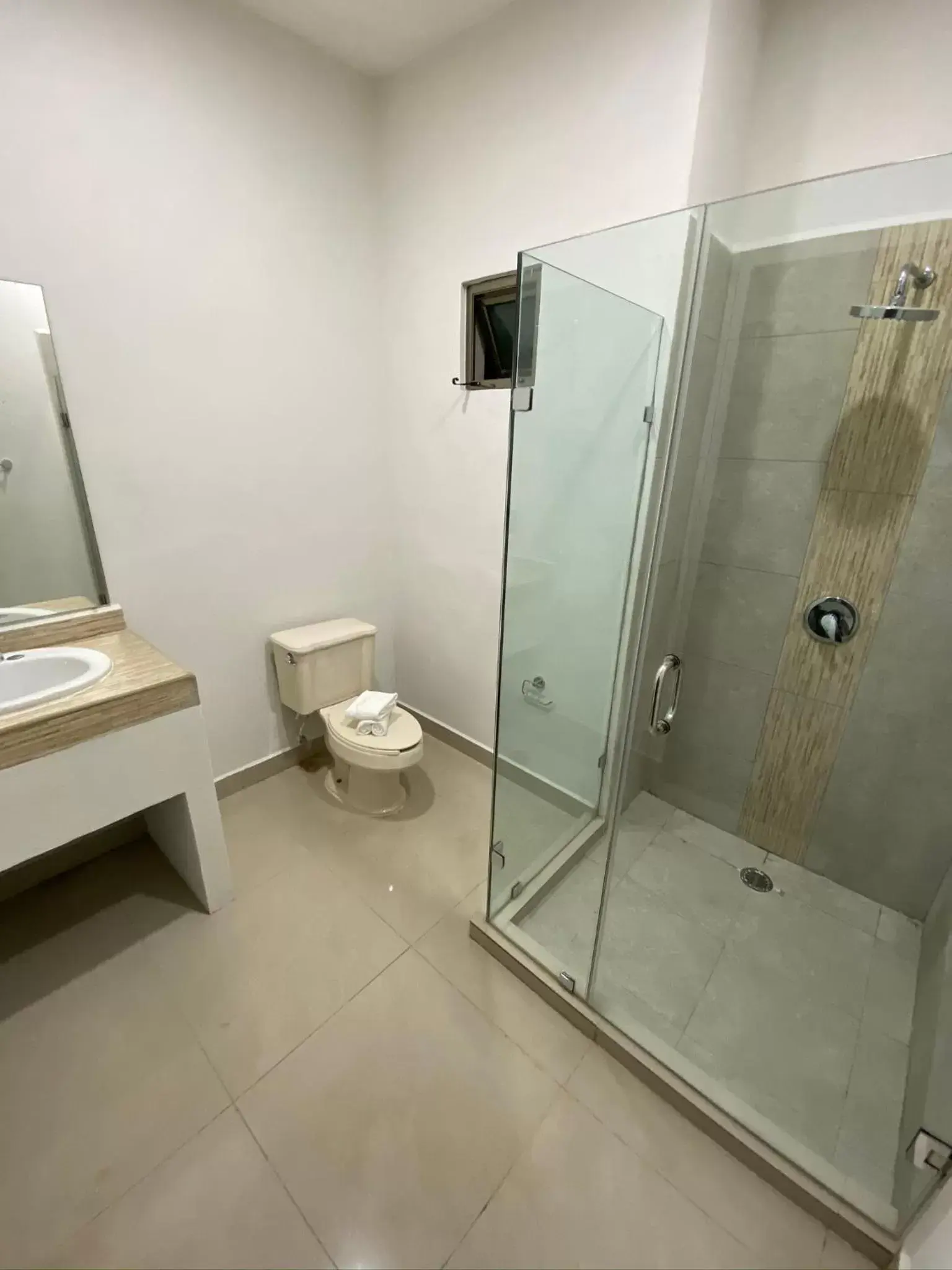 Toilet, Bathroom in Hotel Ambra