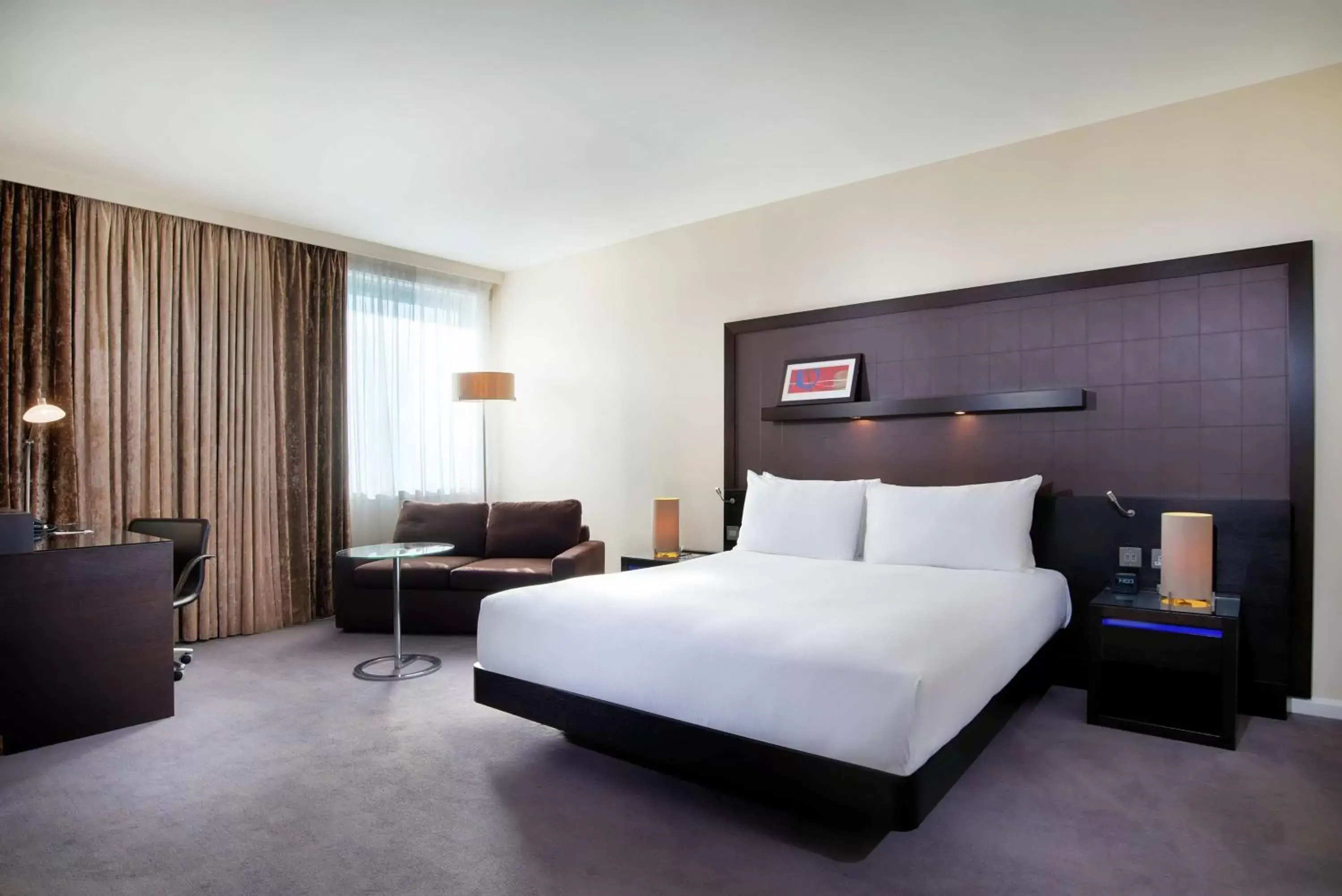 Bedroom in Hilton London Canary Wharf