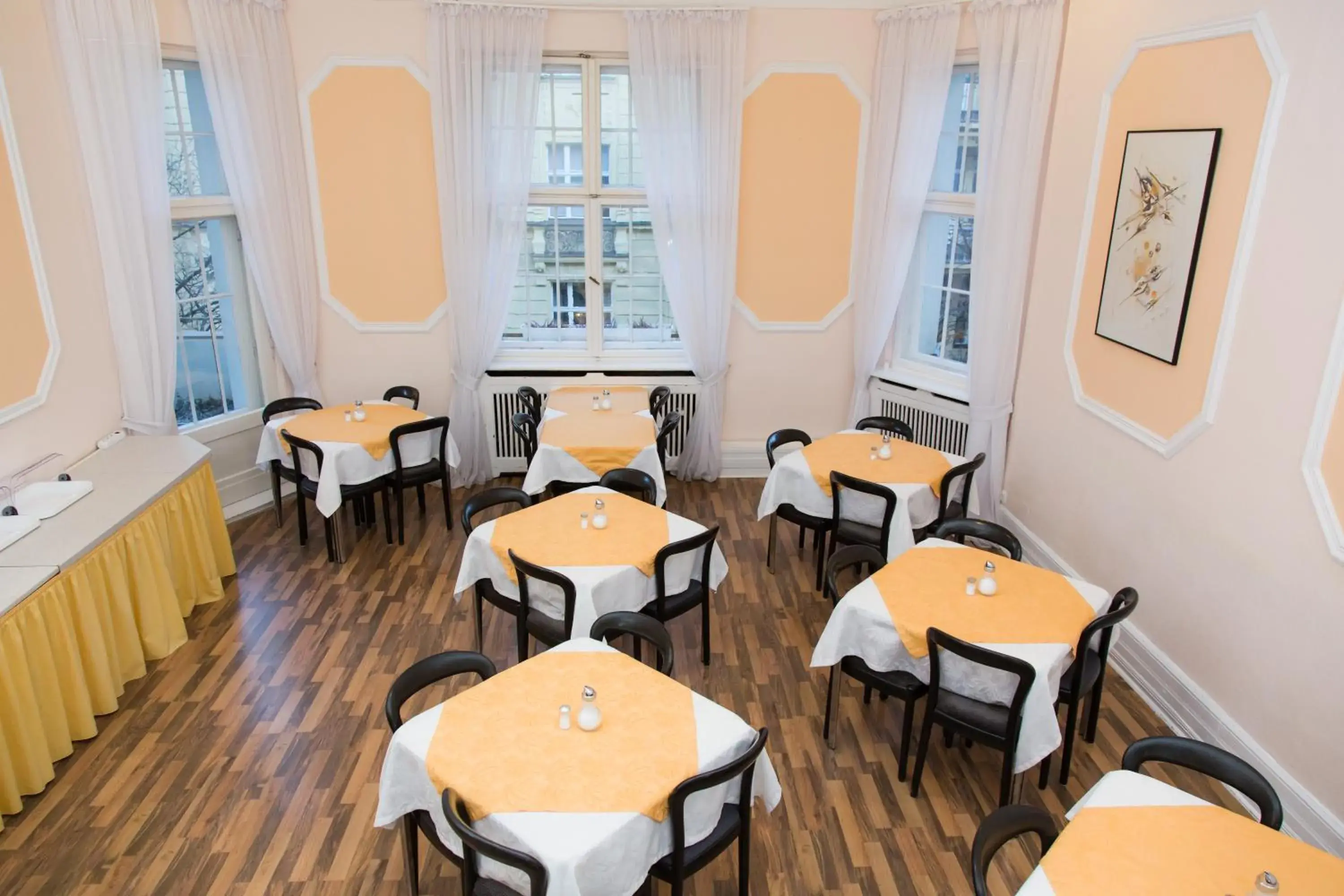 Restaurant/places to eat in Hotel Castell am Kurfürstendamm Restaurant/places to eat in Hotel Castell am Kurfürstendamm