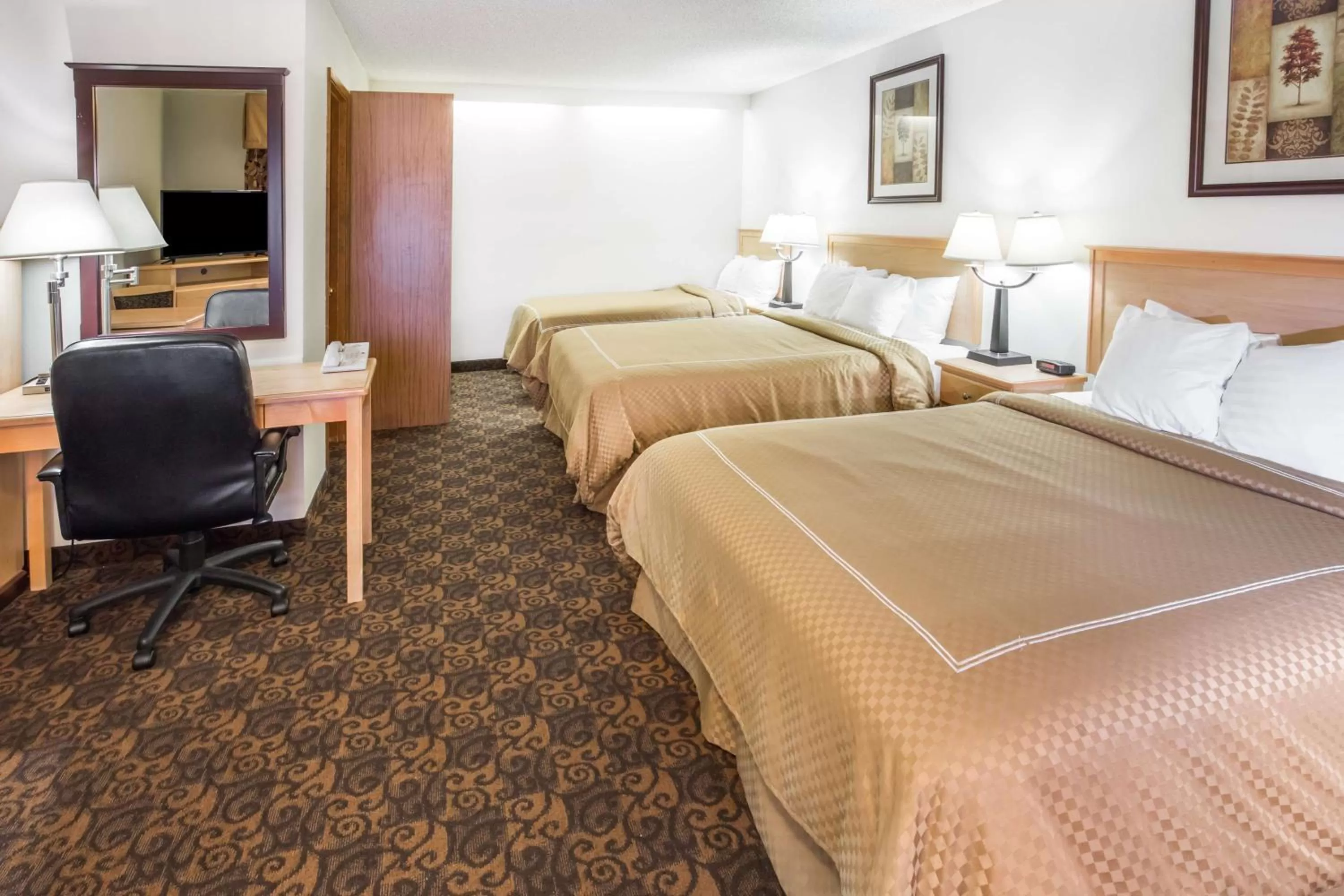 Suite with Two Queen Beds and One Twin Bed - Non-Smoking in Days Inn by Wyndham Black Bear