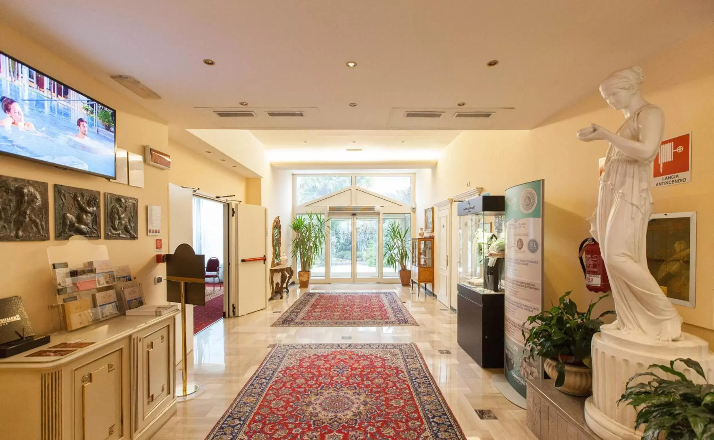 Lobby or reception in Hotel Terme Helvetia