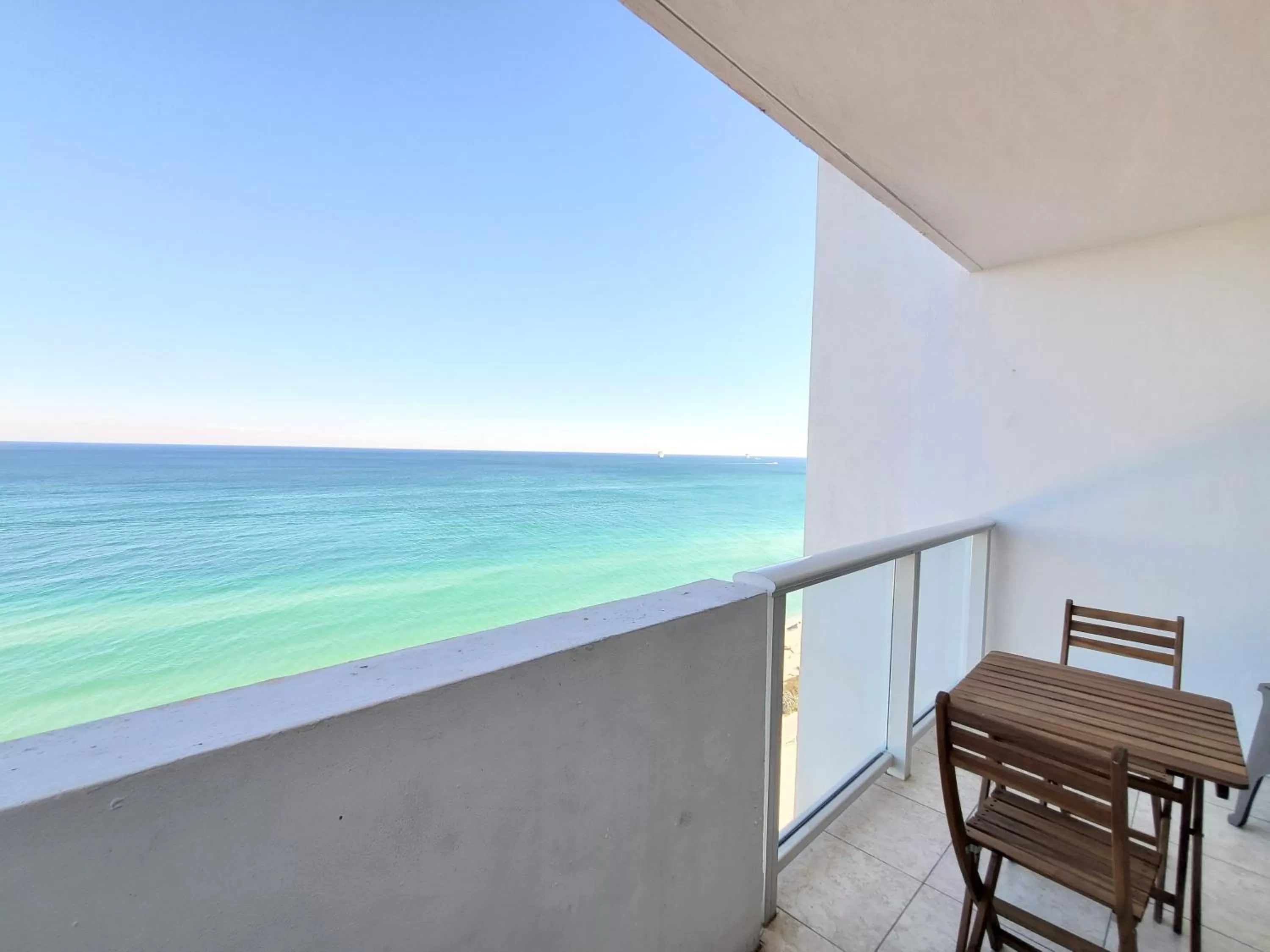 Studio with Balcony in SeaStays Apartments