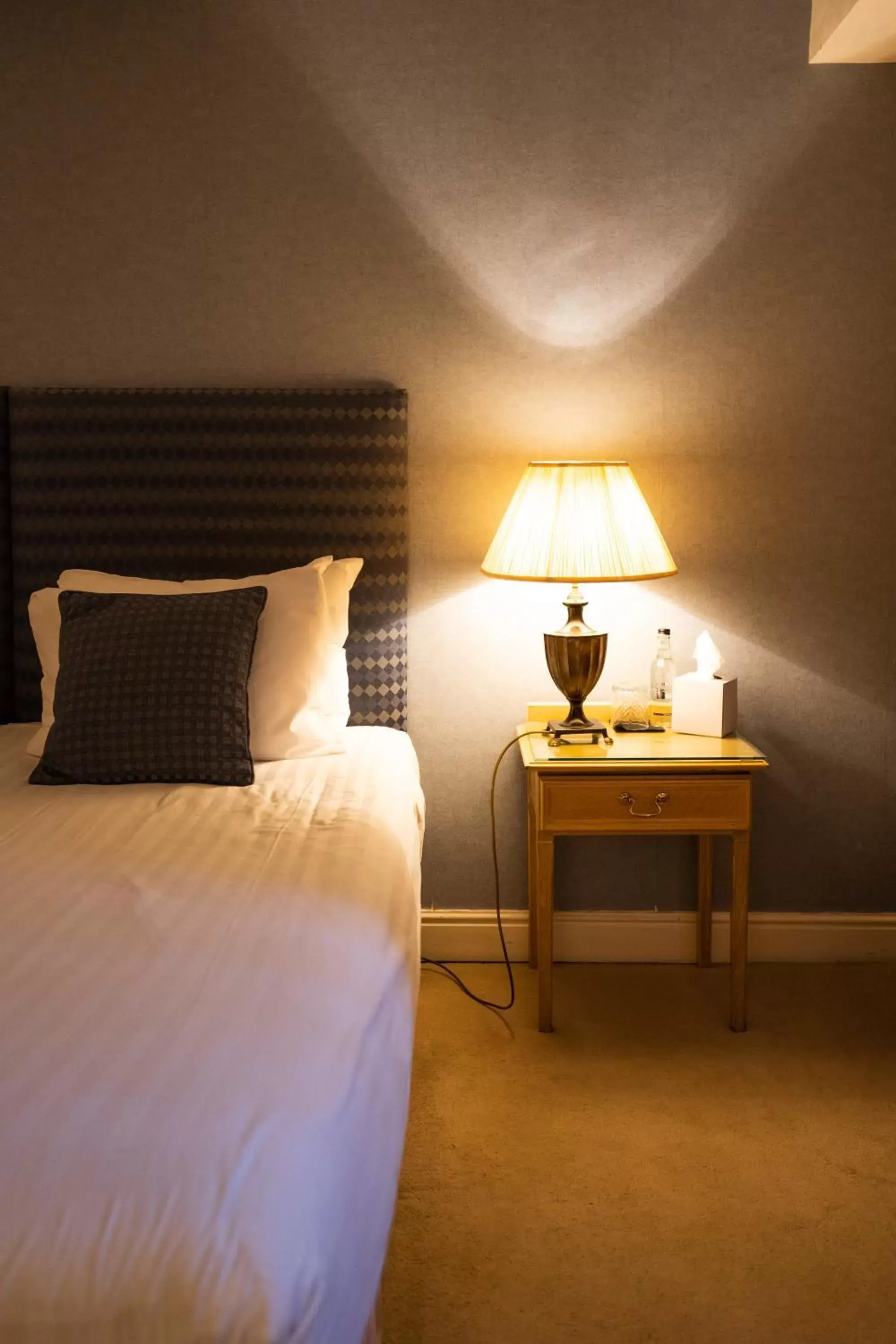 Riverside Twin in The Bridge Riverside Twin in The Bridge