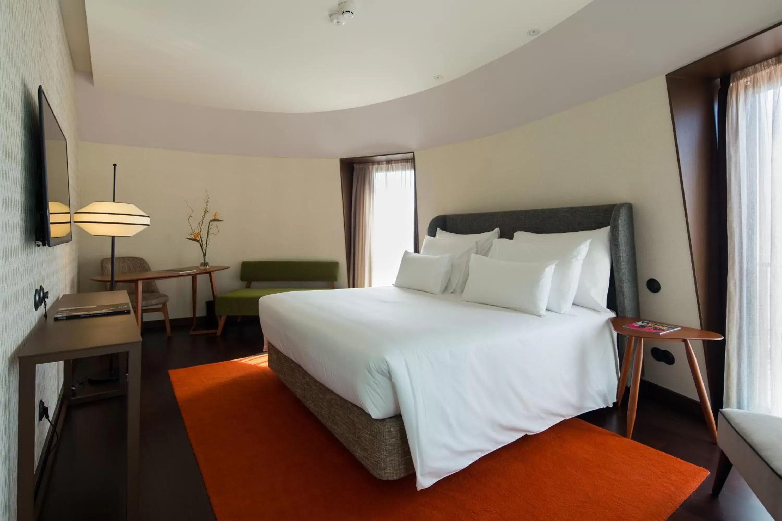 Bedroom, Bed in Pestana Porto - A Brasileira, City Center & Heritage Building