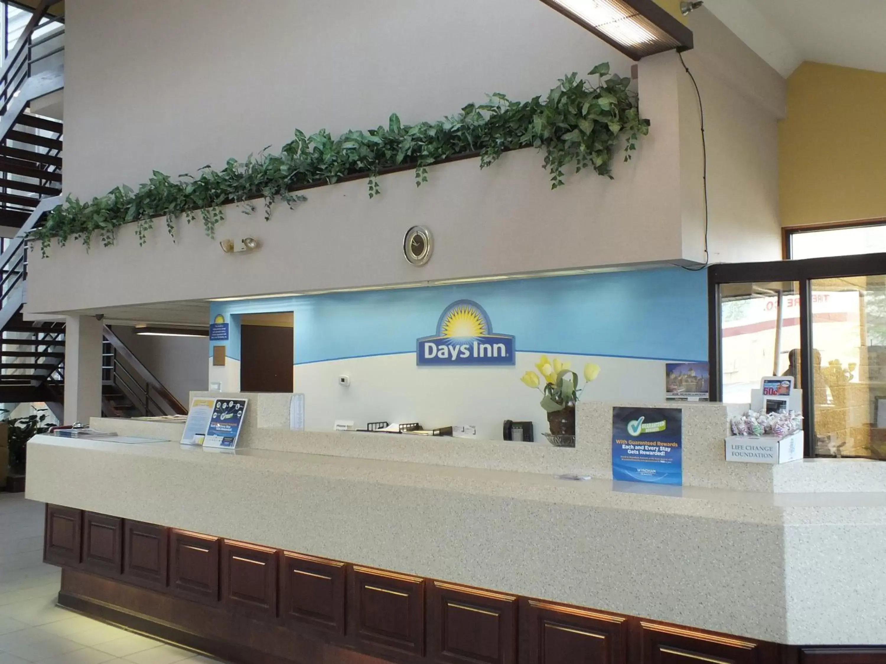 Lobby or reception in Days Inn by Wyndham Indianapolis Northeast