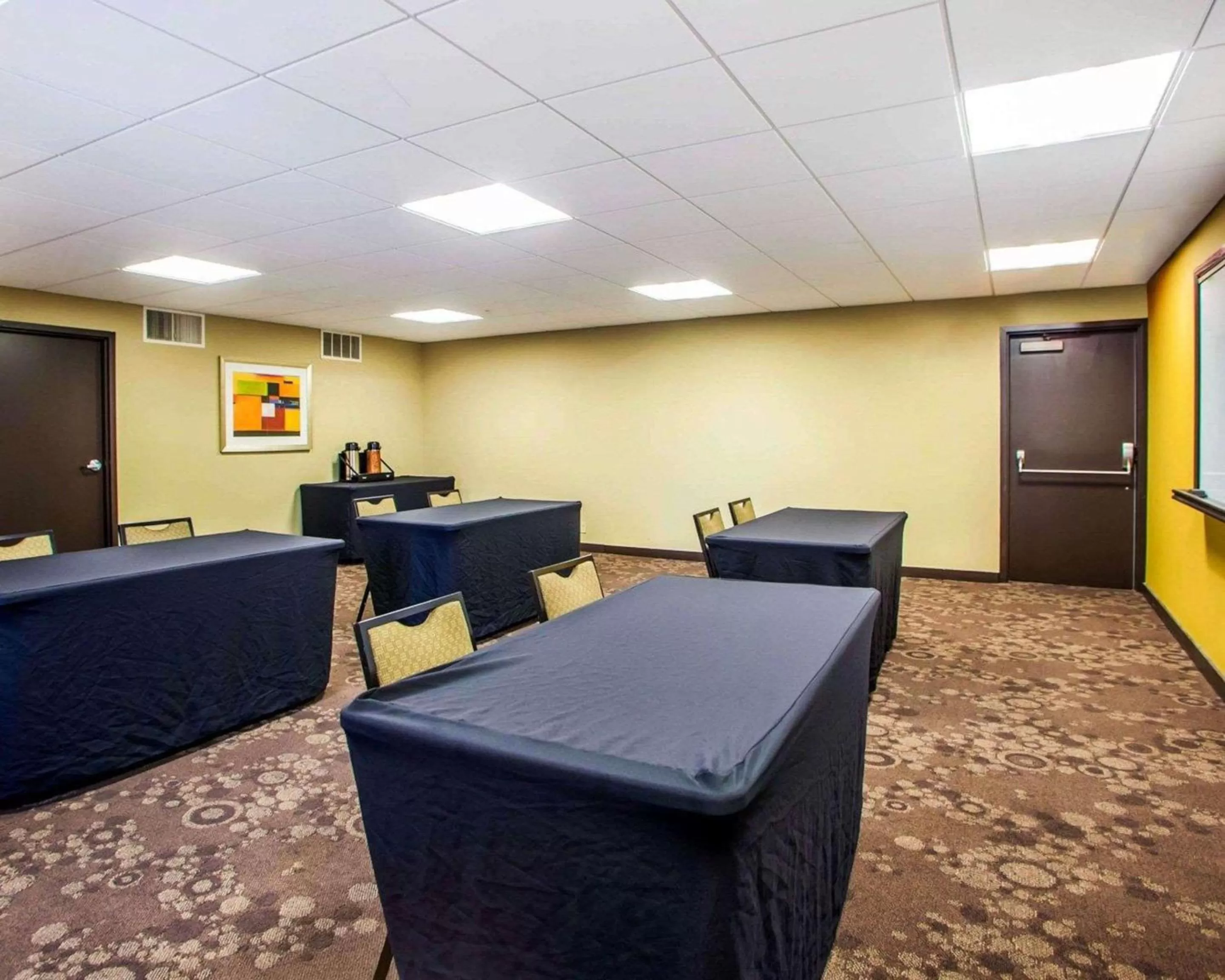Meeting/conference room in Quality Inn & Suites Peoria North