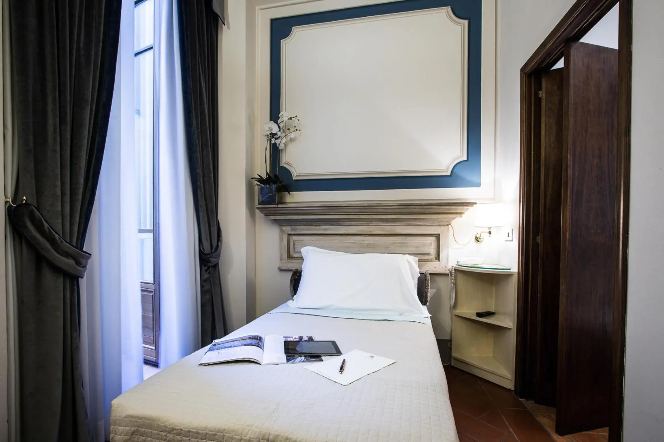 Bedroom, Bed in Hotel Burchianti
