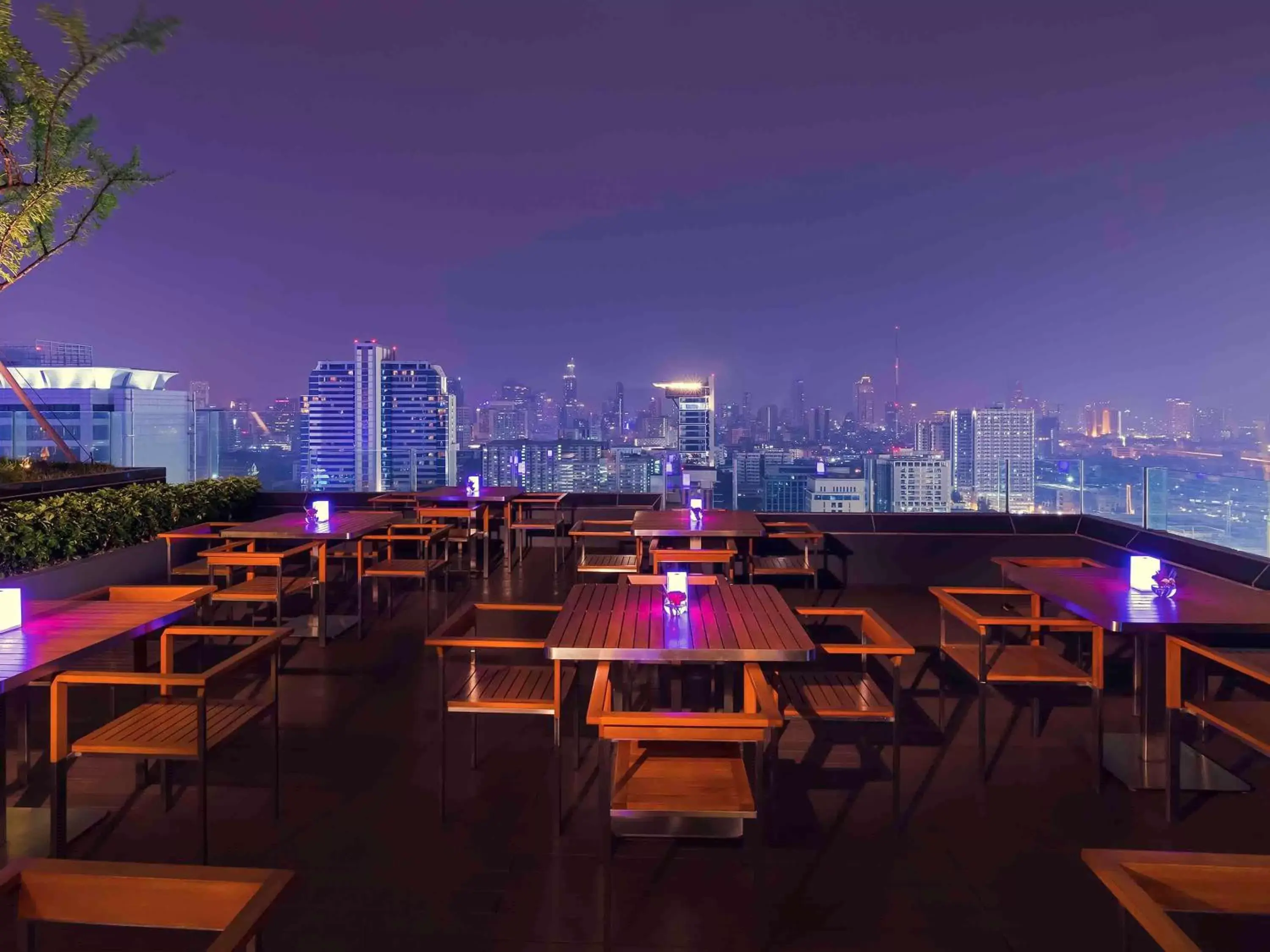 Lounge or bar, Restaurant/Places to Eat in Mercure Bangkok Siam