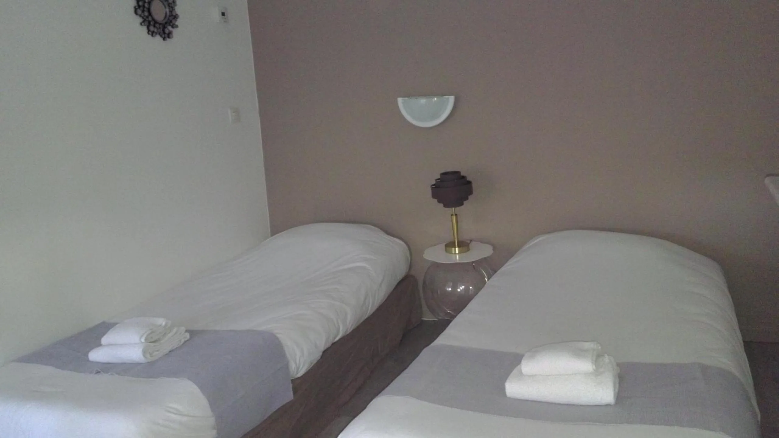 Bedroom, Bed in Hôtel Central