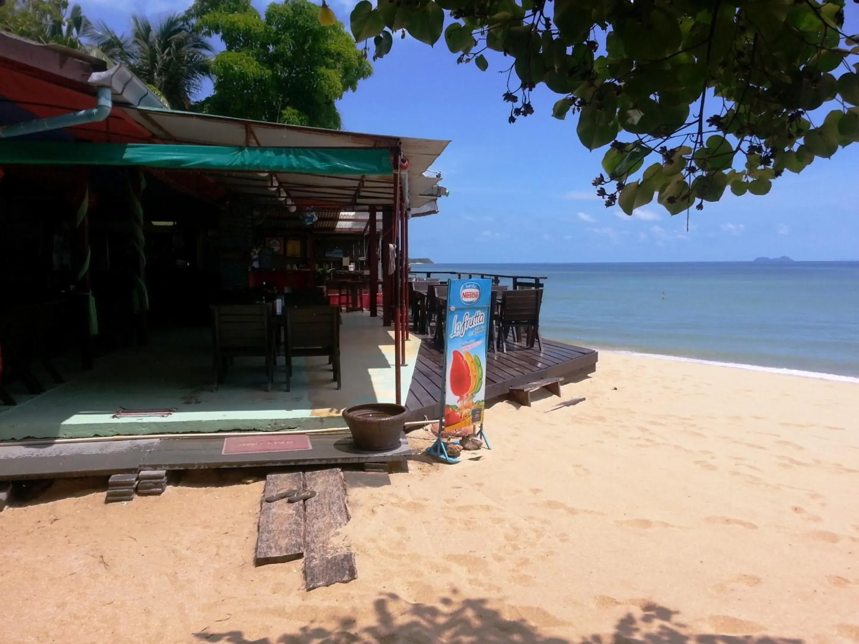 Food and drinks, Beach in Moonhut Bungalows