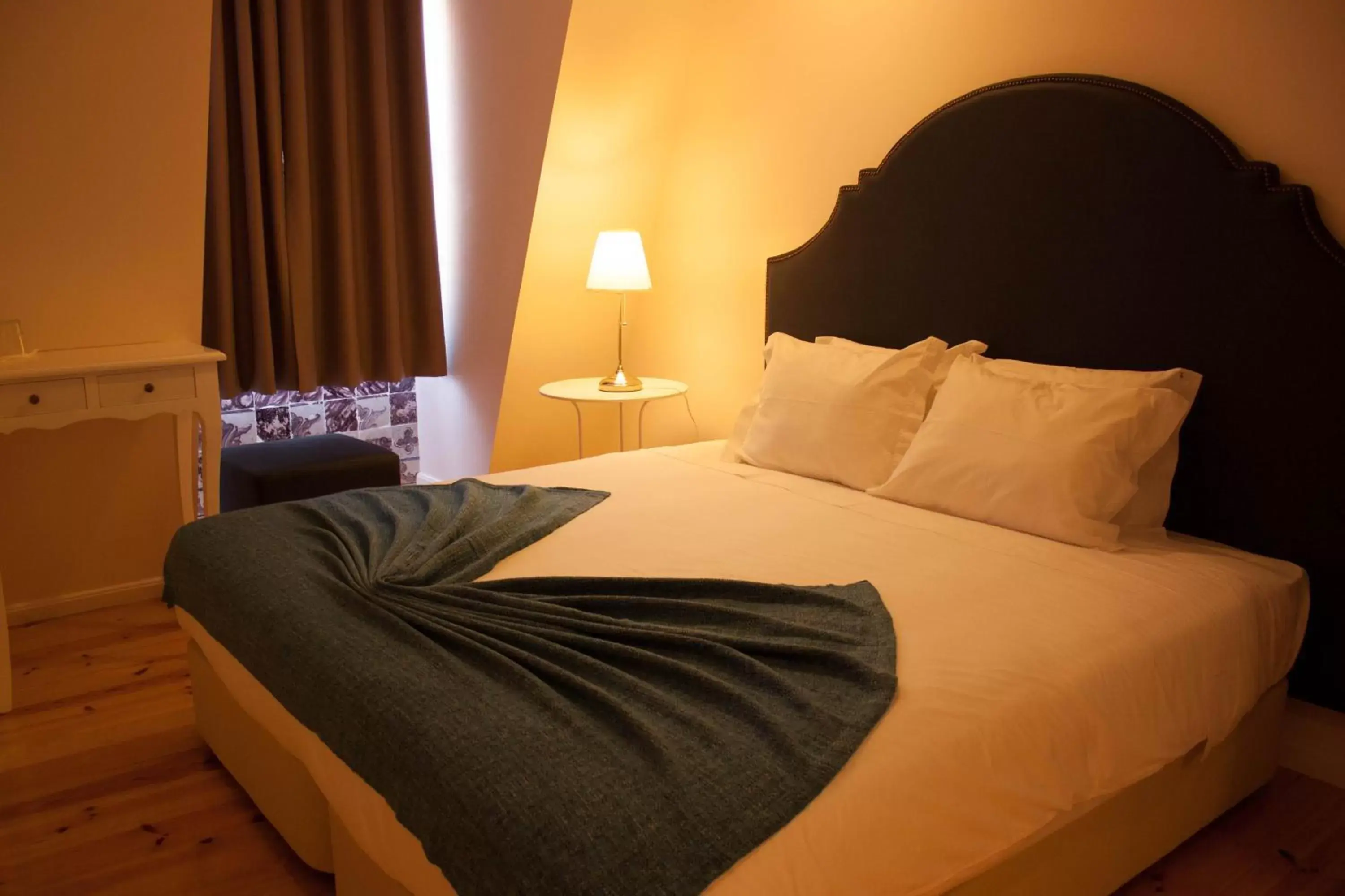 Superior Double or Twin Room with City View in Lisbon Arsenal Suites